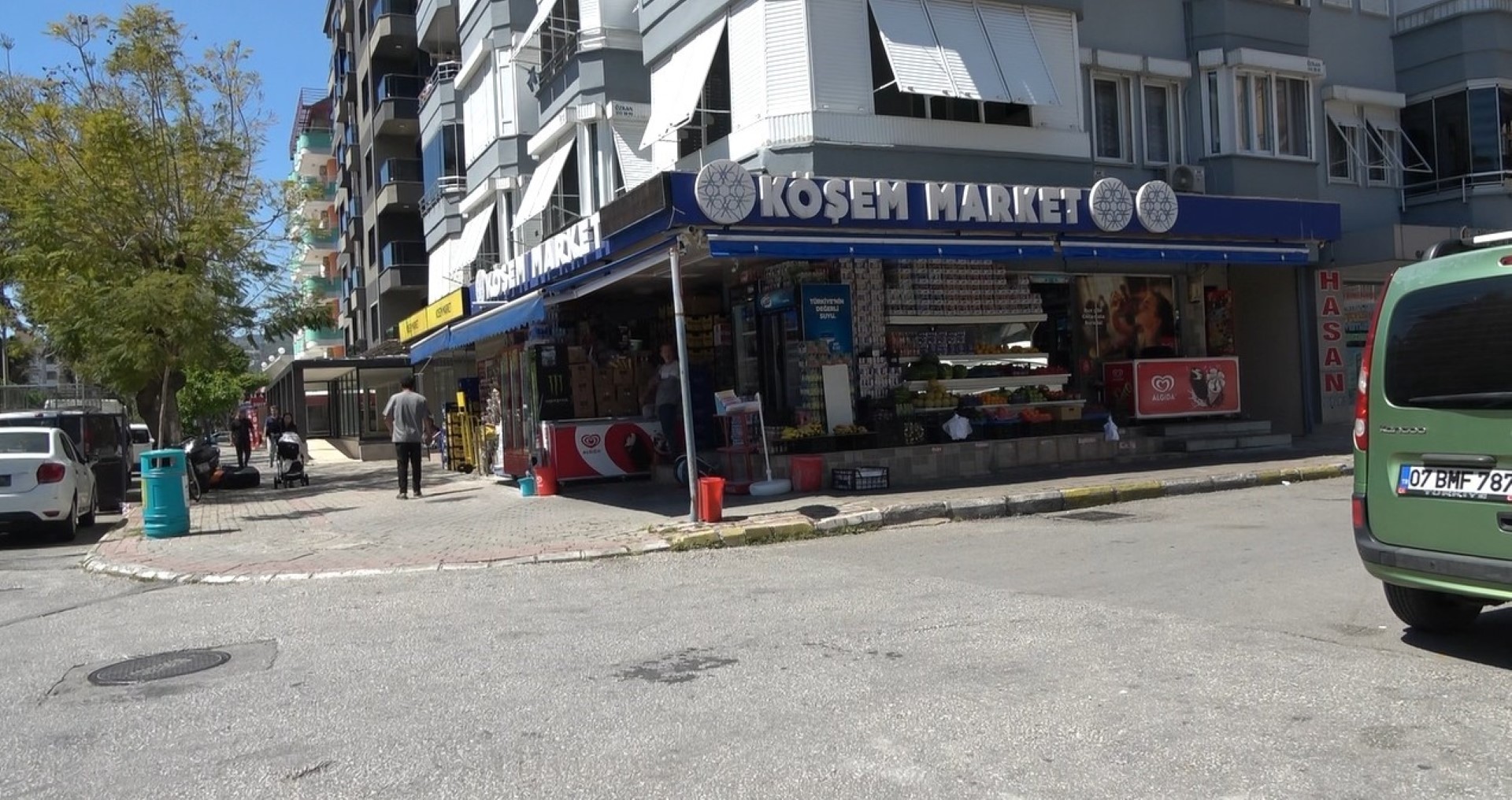 Alkol Şişelerini Poşete Atıp Sırra Kadem Bastı (3) (Large)