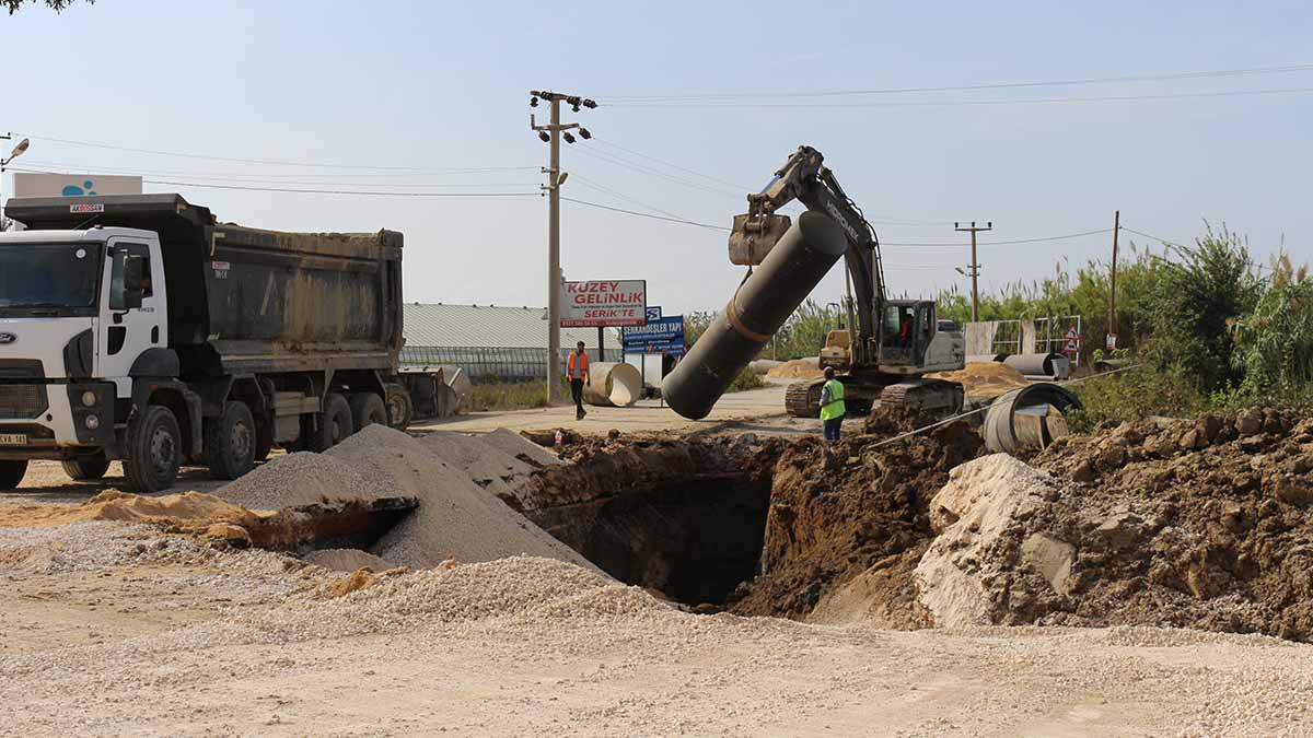 Antalya Büyükşehir Belediye Başkanı Muhittin Böcek’e Yol Isteği Yağdı (1)