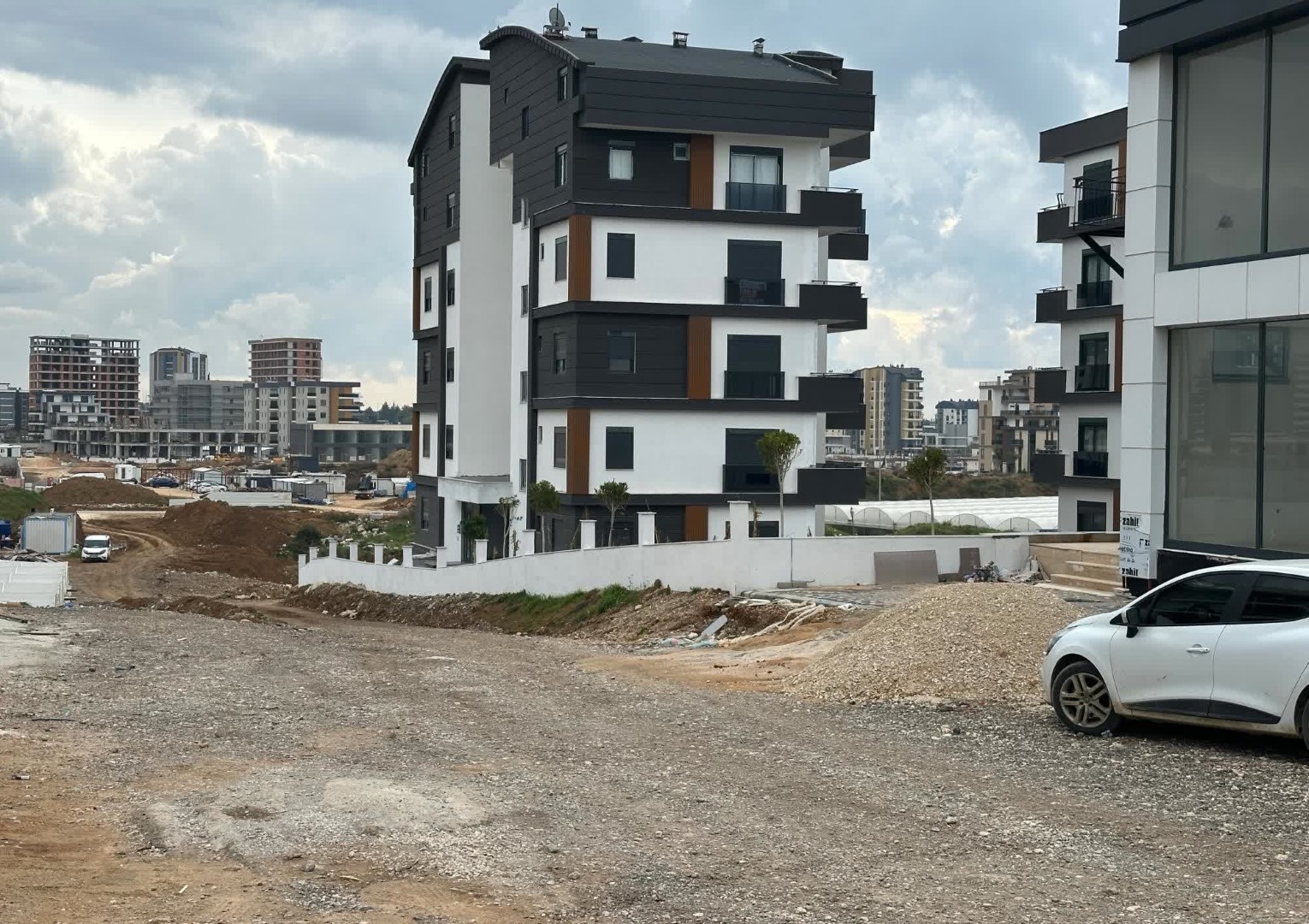 Antalya Buyuksehir Belediyesinin Yol Yapimindaki Gecikmesi Magduriyet Yaratiyor 3 (Large)