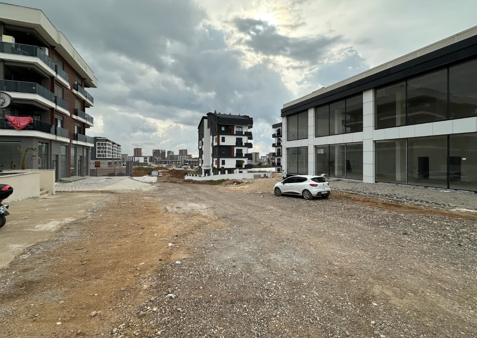 Antalya Buyuksehir Belediyesinin Yol Yapimindaki Gecikmesi Magduriyet Yaratiyor 4 (Large)
