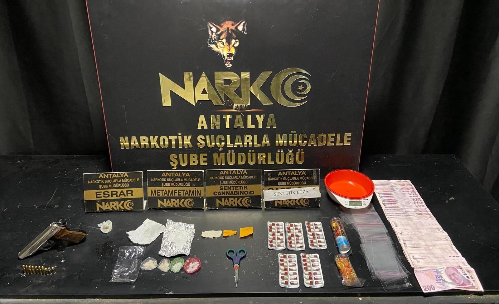 Antalya'da 150 Polis Ve 4 Narkotik Köpeği Ile Eş Zamanlı Operasyon (2)