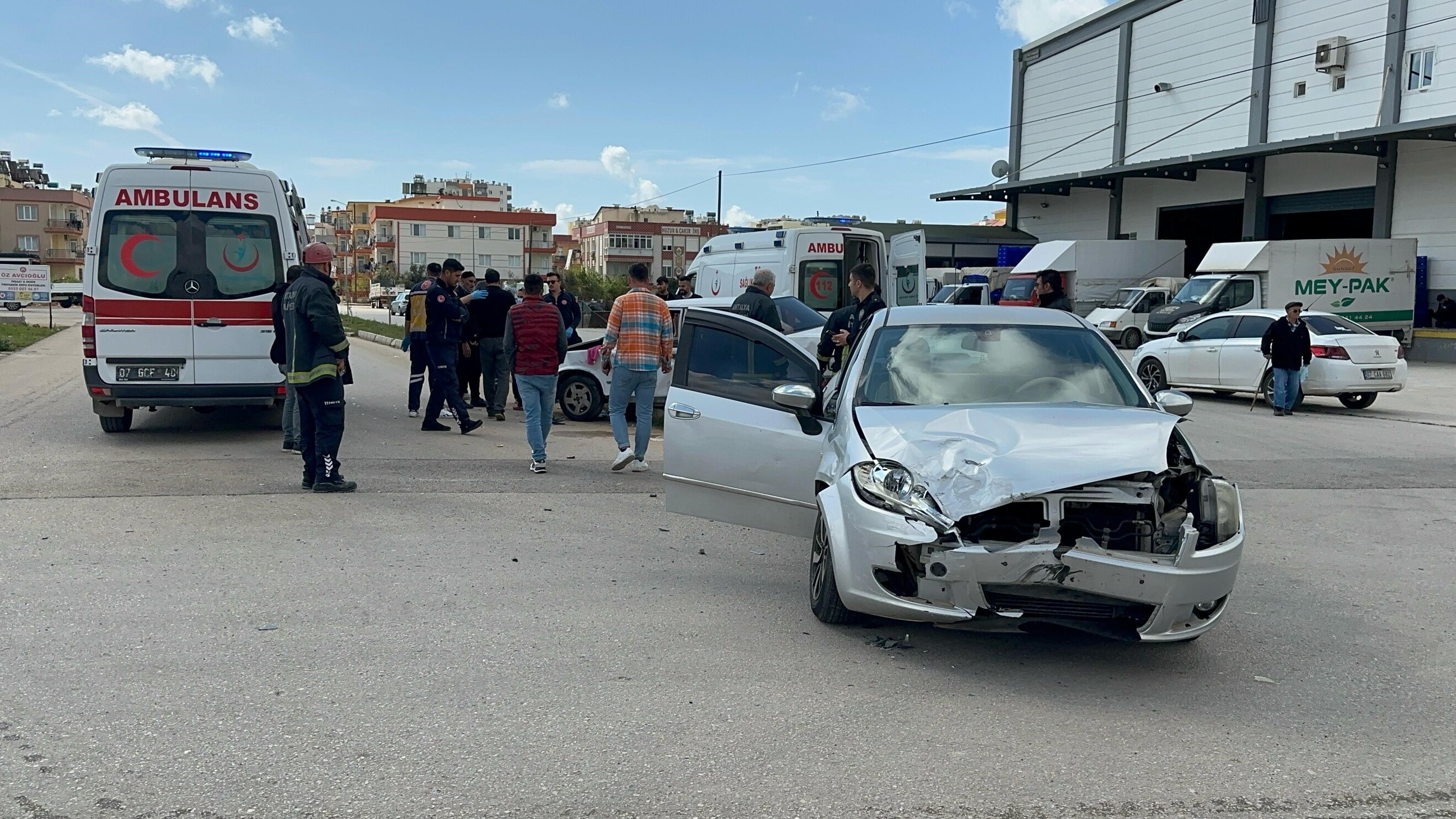 Antalya'da Hastaneye Giderken Kaza Yaptılar 1'I Çocuk 5 Yaralı (4)