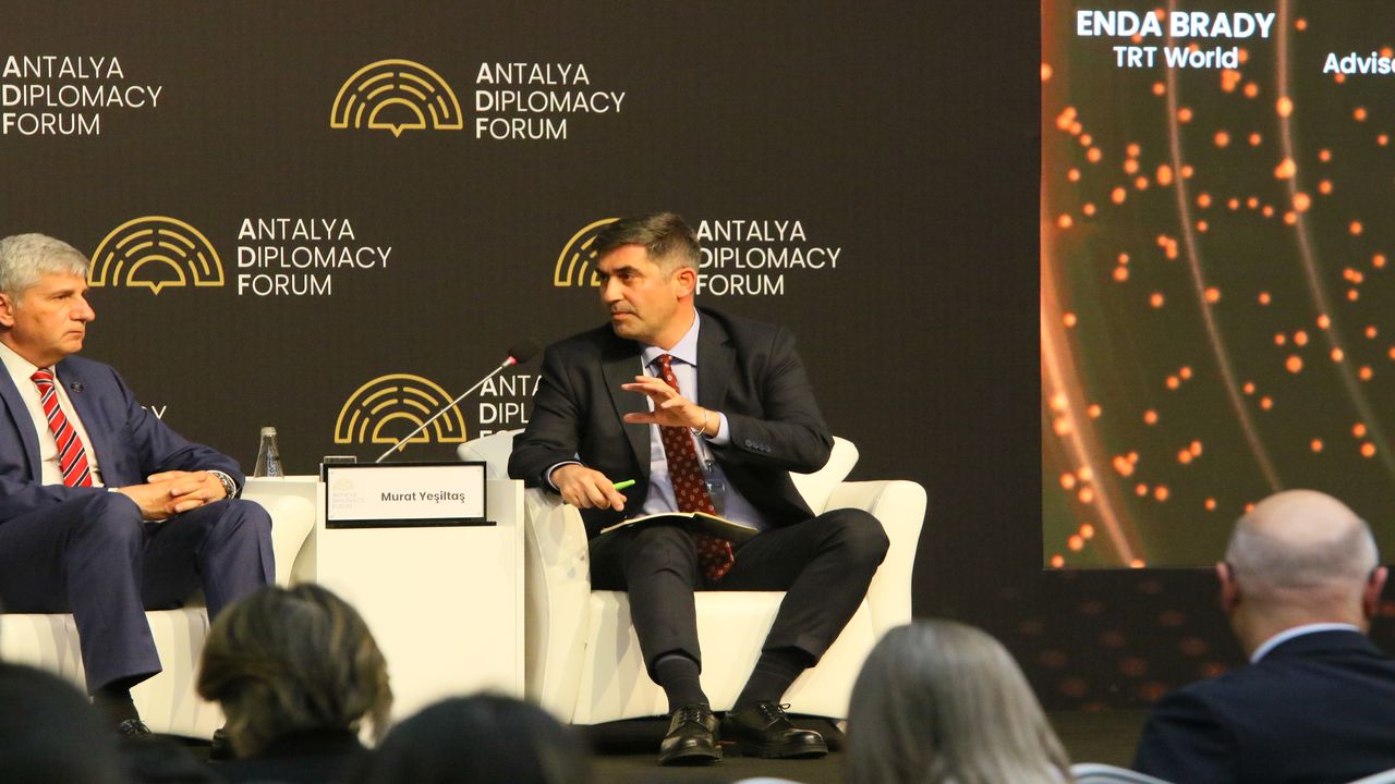 Antalyada Zorunlu Goc Masaya Yatirildi (2)