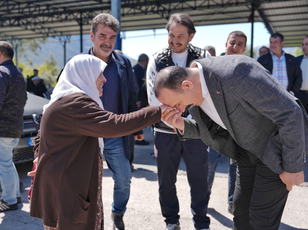 Başkan Kotan Çakirlar'da Bölge Halkiyla Buluştu (6)