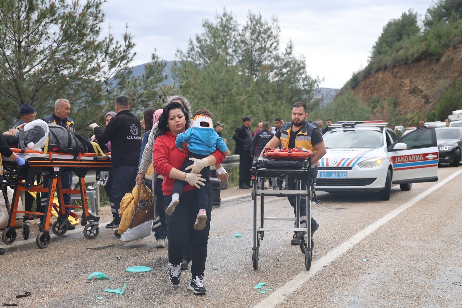 Bayram Ziyaretinden Dönüyorlarmış 5 Kişilik Ailenin Yok Olduğu Kazada 10 Kişi De Yaralandı (1)