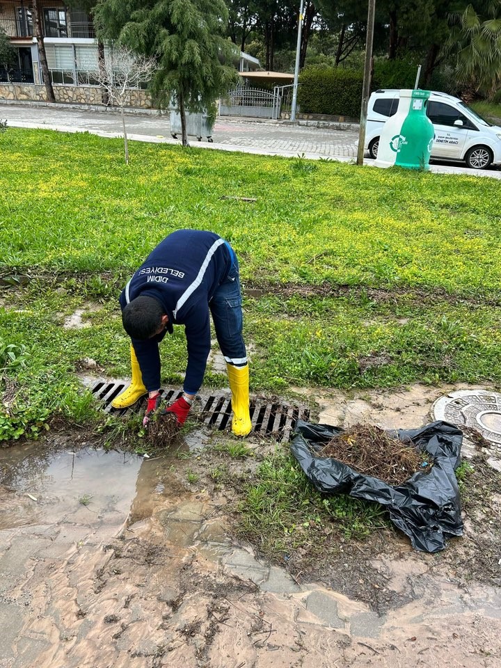 Belediye Harekete Geçti Ilçe Dip Bucak Temizlendi (1)