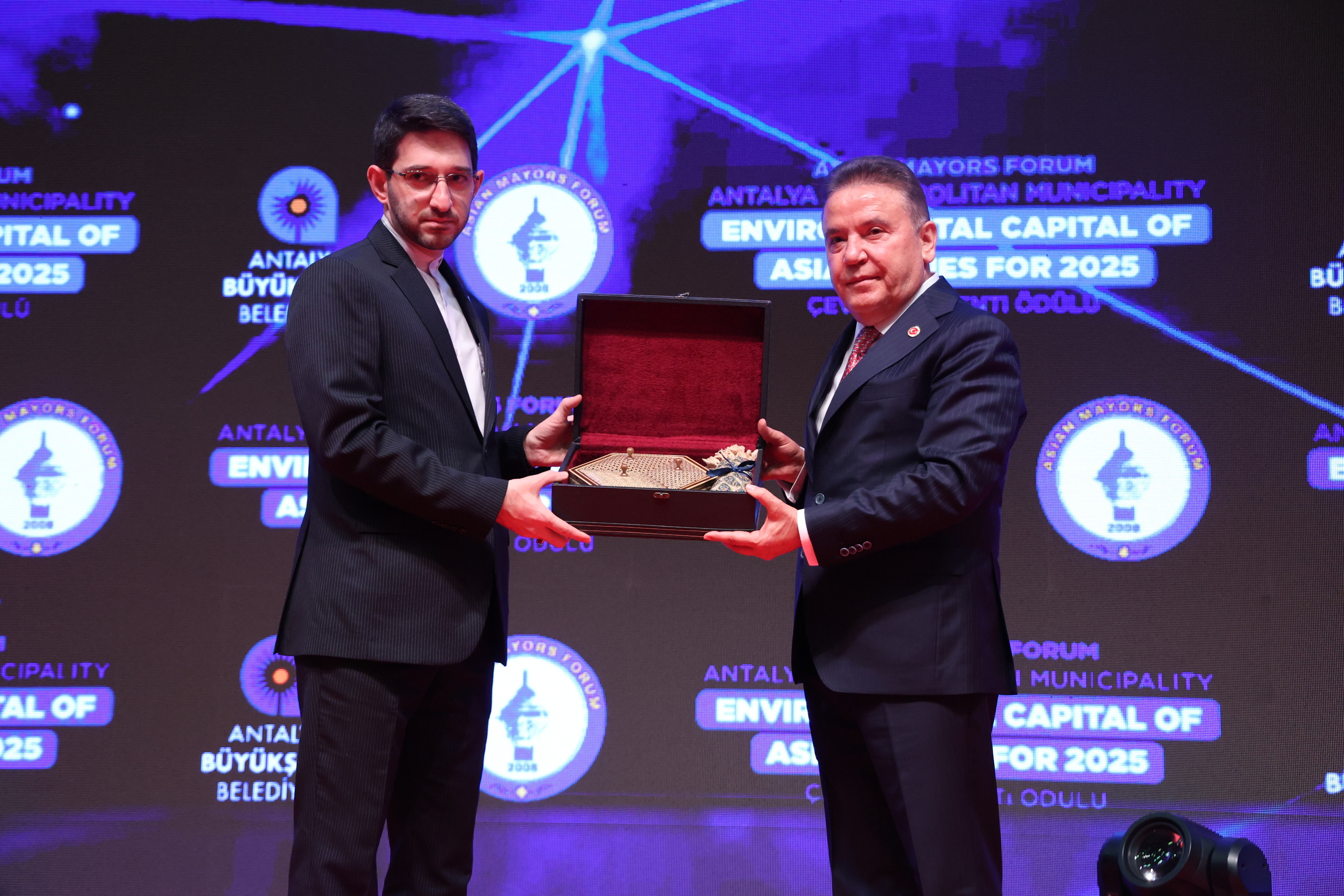 Belediyeciliğin Kalbi Antalya’da Attı (9)