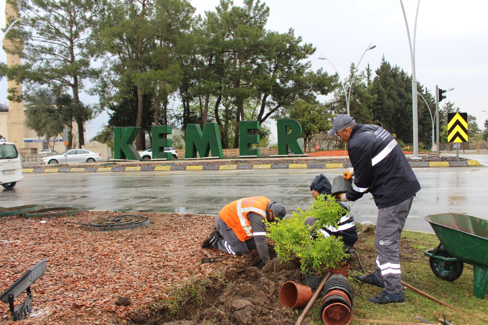 Büyükşehir’den Kemer’de Peyzaj Çalışması (5)