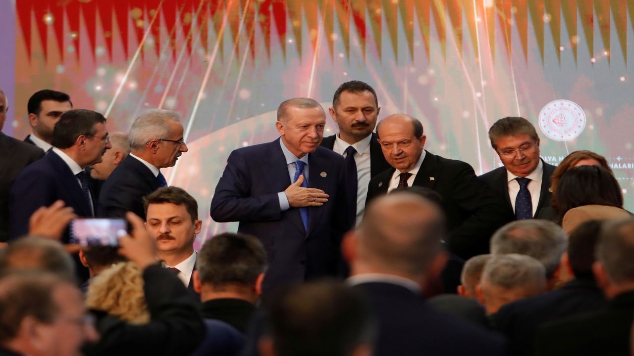 Cumhurbaskani Erdogan Antalya Havalimanini Acti (4)