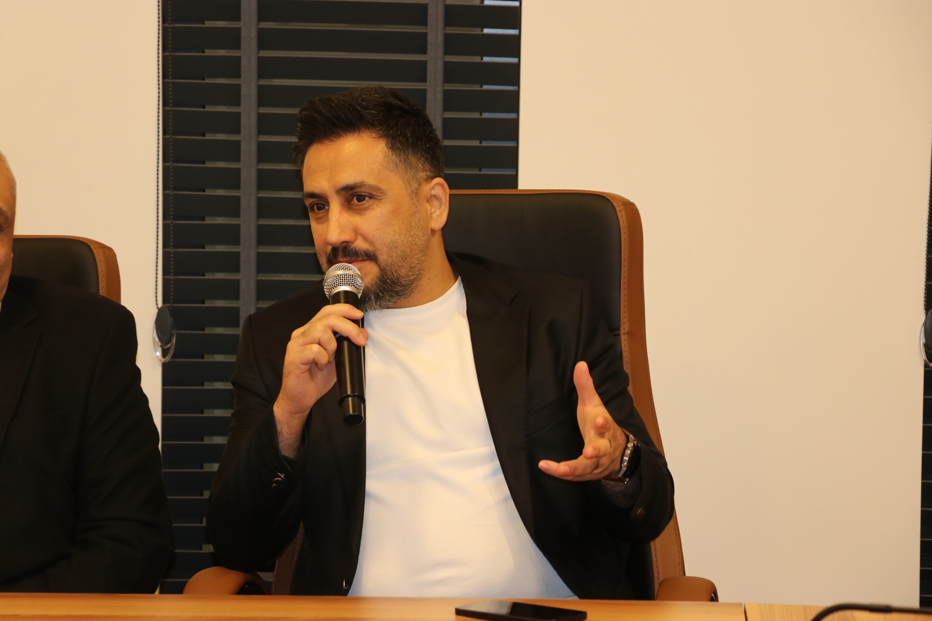 Dai̇mfed’ten Kendi Hasarını Onaran Beton Semineri (2)