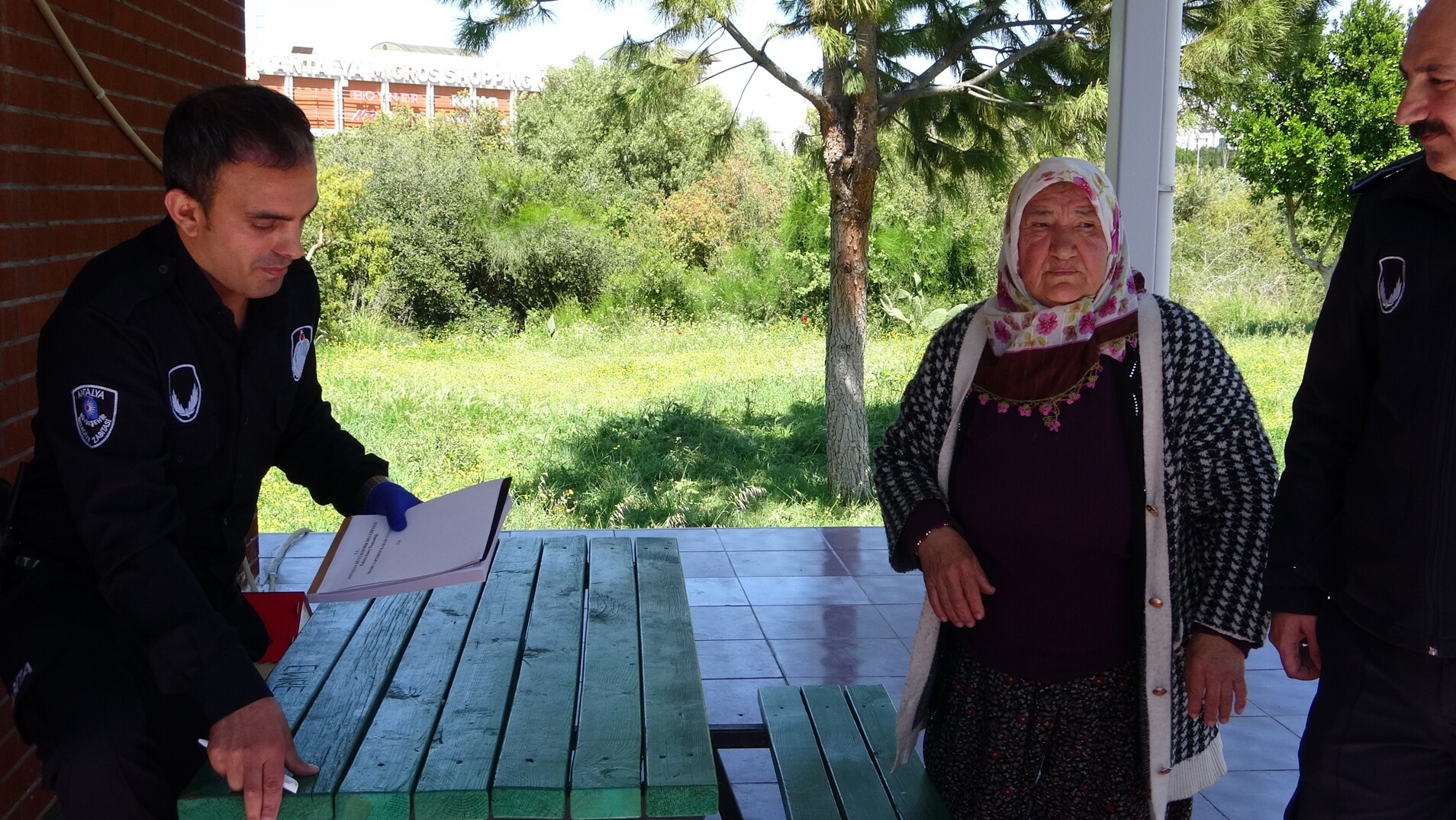 Dilencinin Üzerinden Çıkanlar Şok Etti (1)