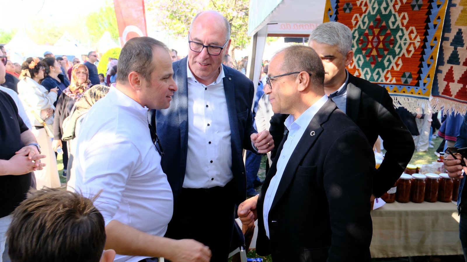 El Emeğiyle Ilmik Ilmik Işlenen Saimbeyli Kilimi Tanıtılıyor (3)