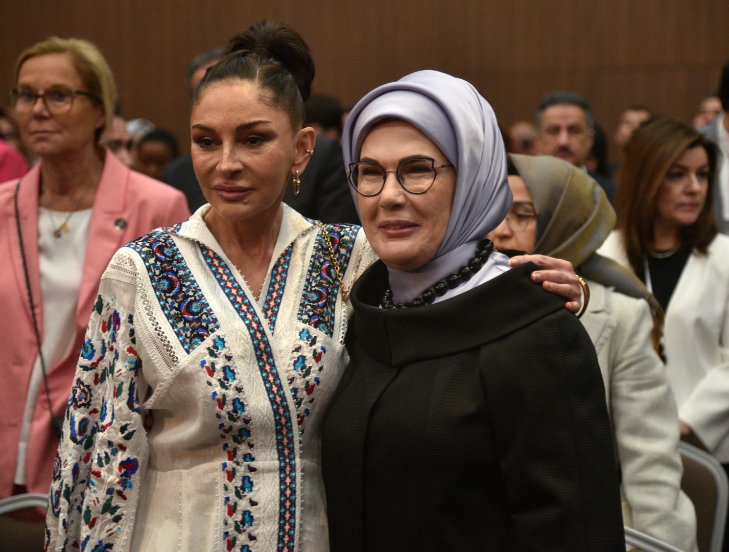 Emine Erdogan Cocuklarin Uykularinda Bo 655764 194320 (Large)