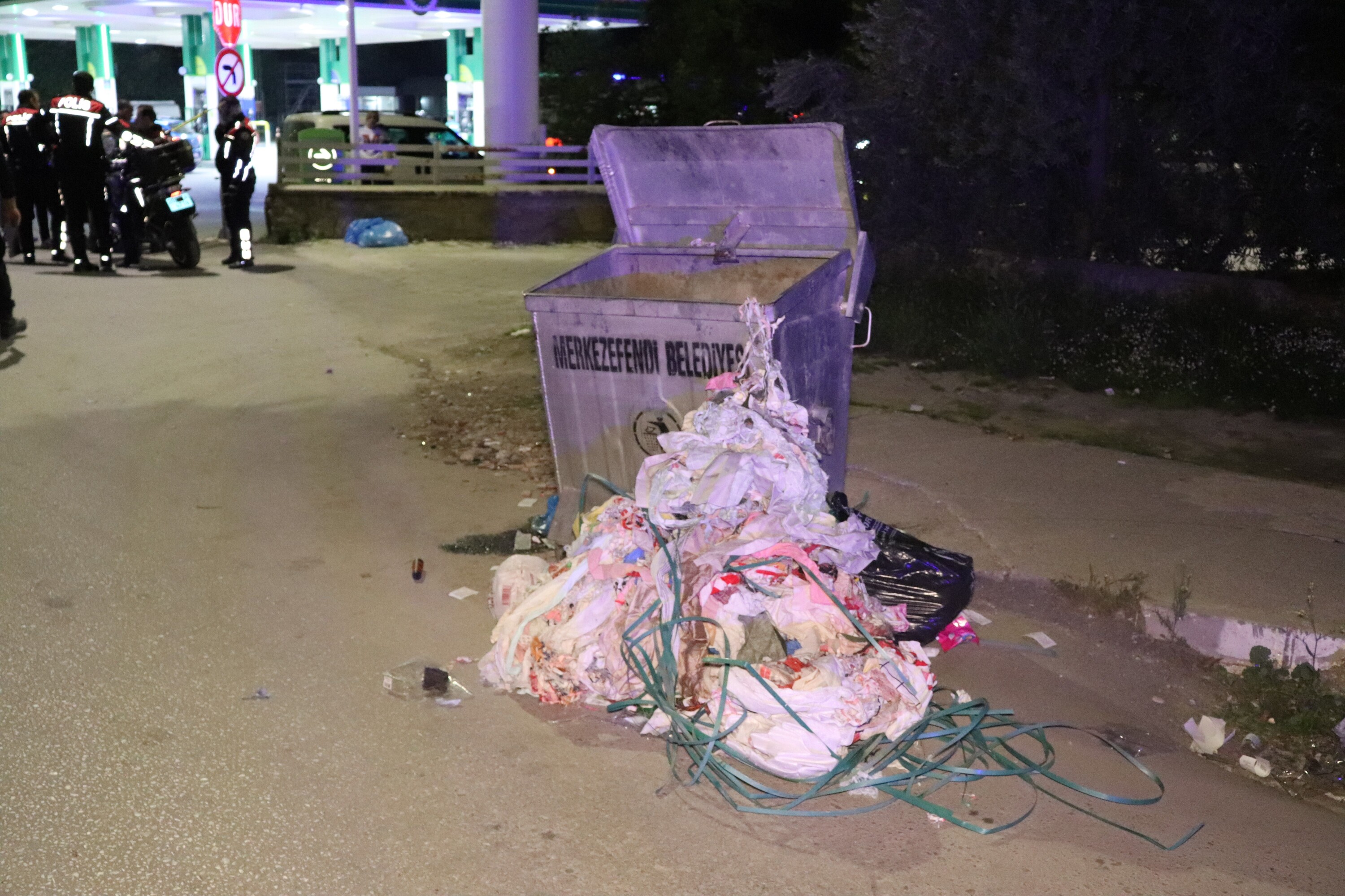 Eski Sevgilisinden Hamile Kaldığı Bebeğini Evde Doğurup Çöpe Atmış (1)