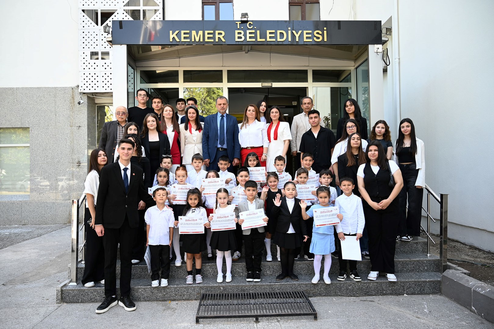 Gençler Ve Çocuklar Mecliste Buluştu (1) (Large)