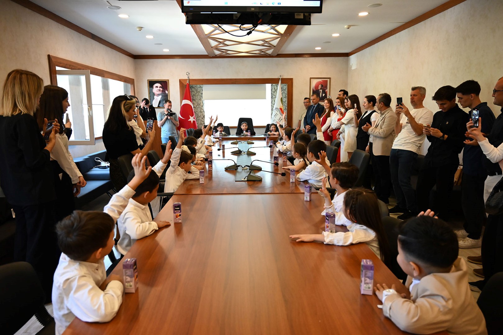 Gençler Ve Çocuklar Mecliste Buluştu (3) (Large)
