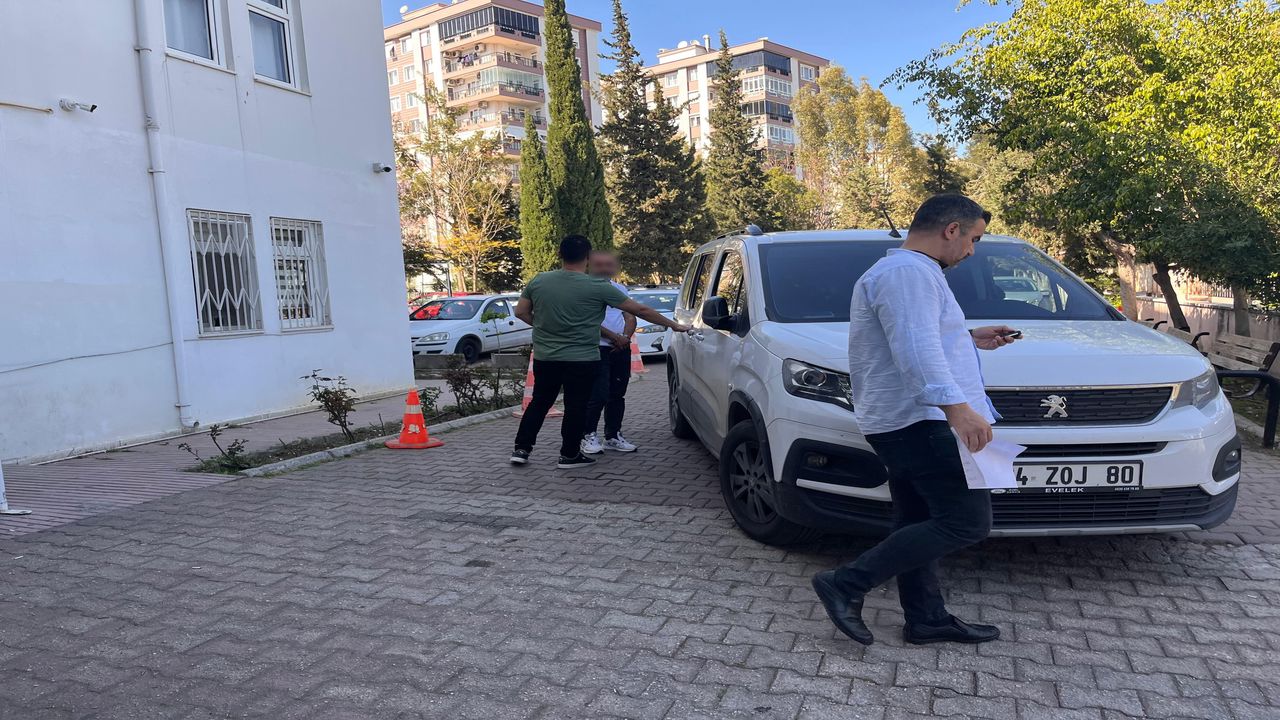 Gozde Gokalp (1)