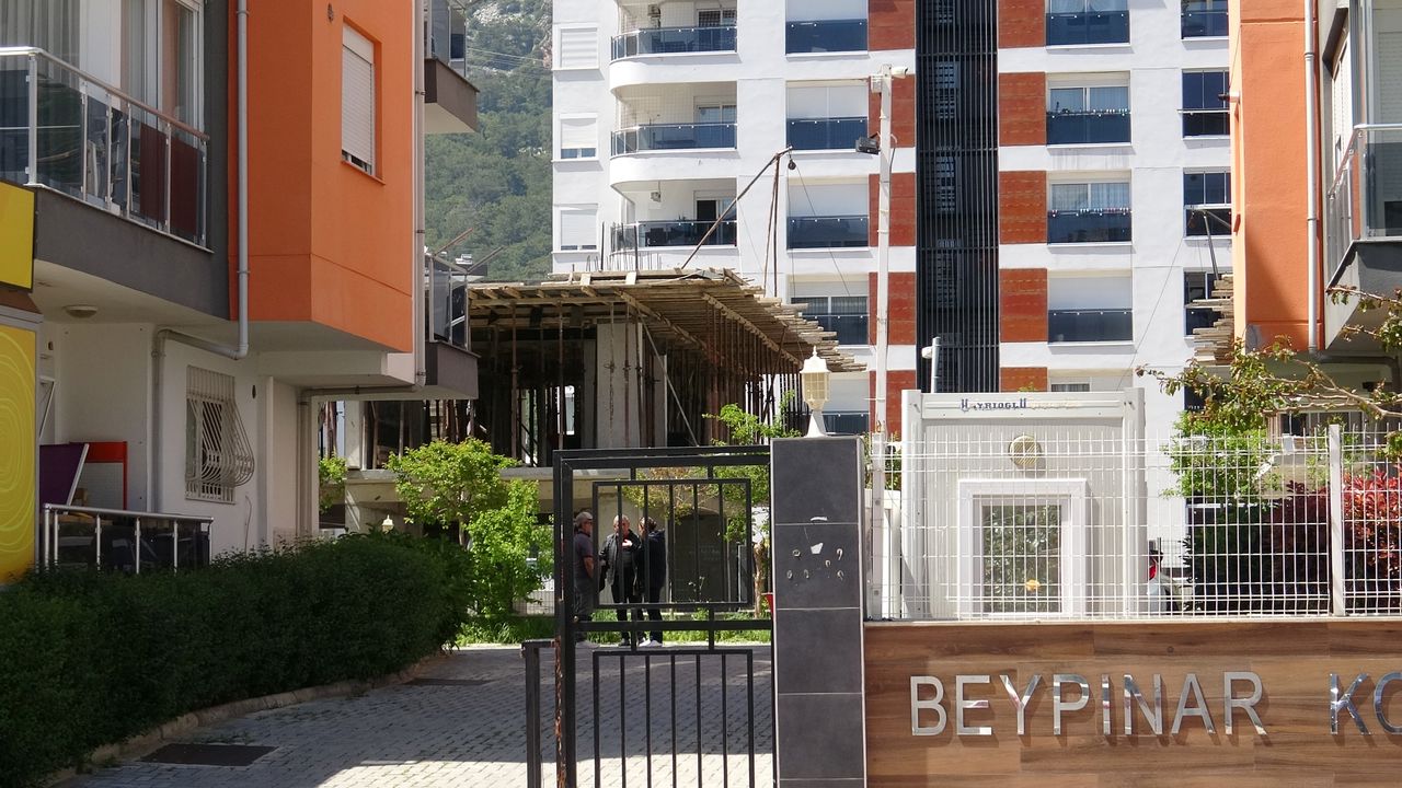 Gozde Gokalp (2)