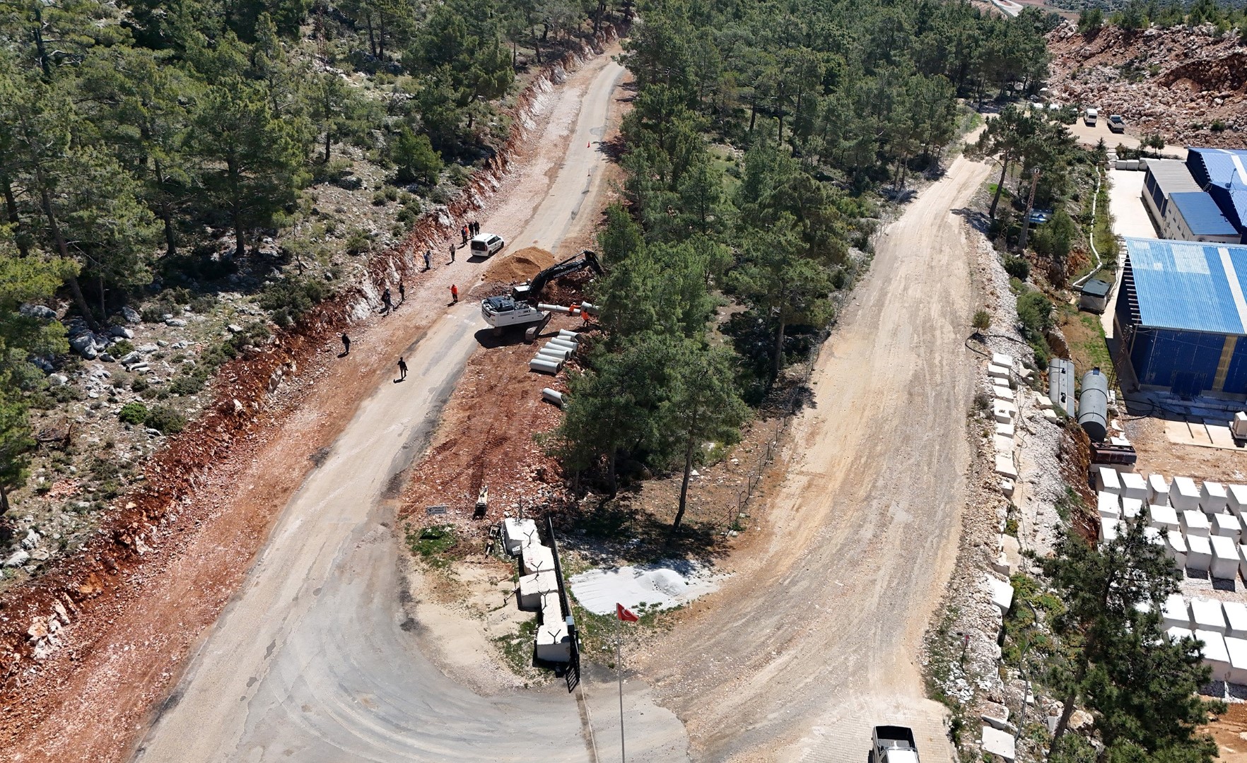 Gülnar'da Yol Yapım Çalışmaları Sürüyor (2) (Large)