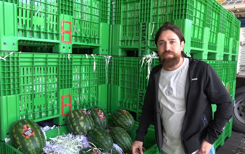 Halden 700 Kilo Karpuz Çalındı O Anlar Kamerada (1)