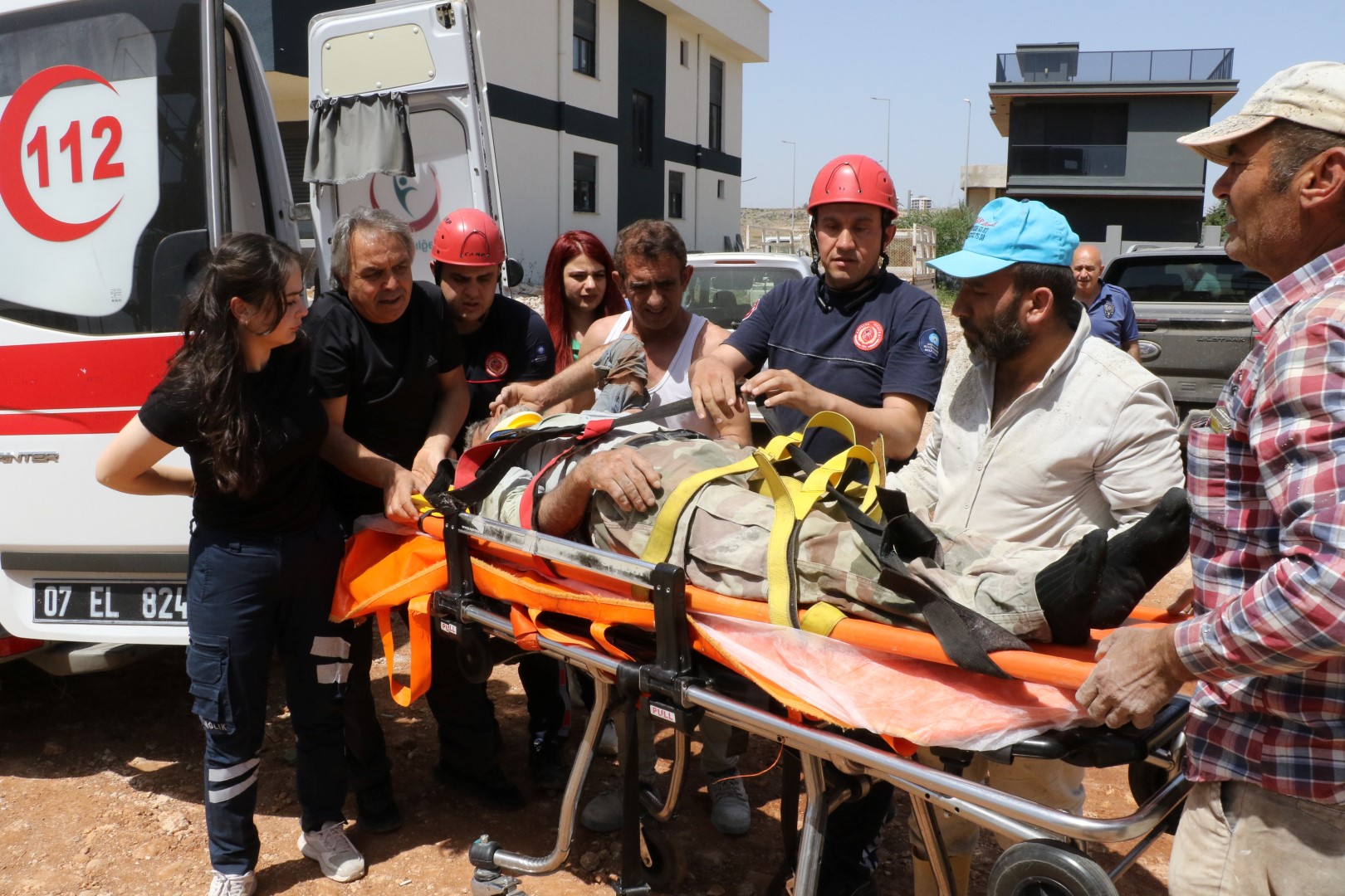 İnşaat Işçisi Villanın Jeneratör Odasına Düşüp Yaralandı (4) (Large)