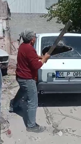 Kaportaciya Kizdi Aracina Saldirdi (2)