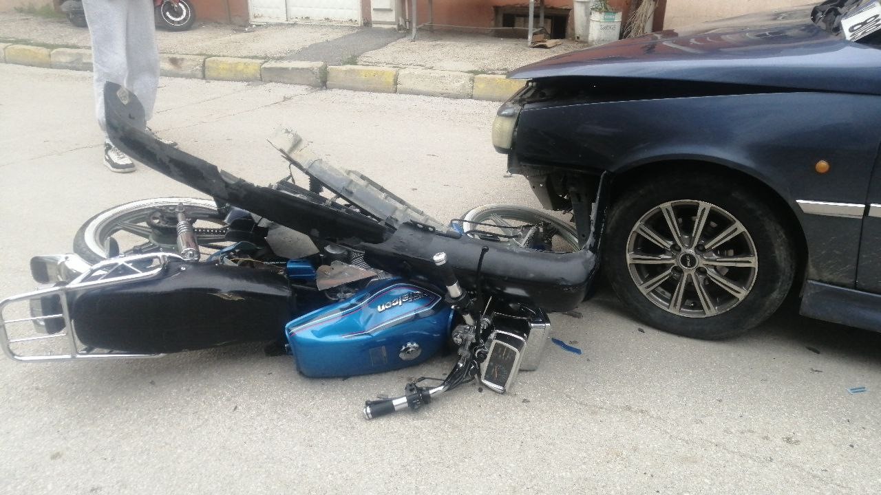 Kaza Sonrası Kaldırıma Savrulan 2 Çocuk Acı Içinde Kıvrandı (5)