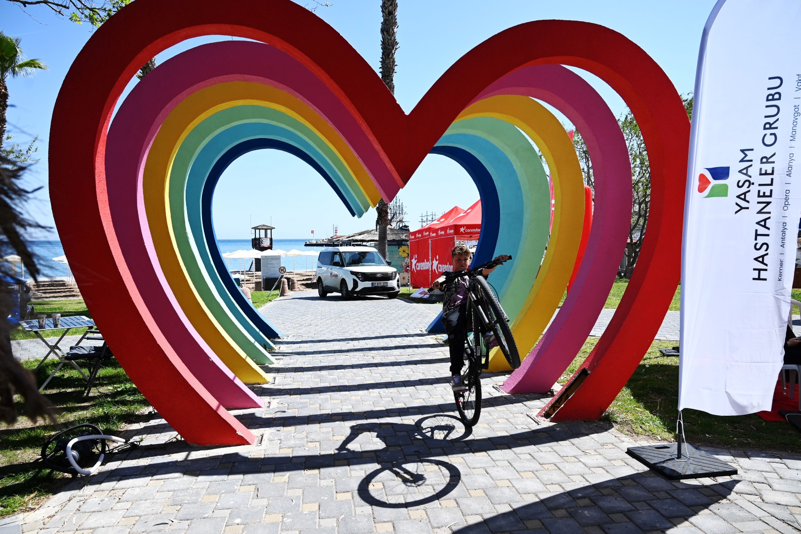 Kemer’de Anlamlı Coşku; “Pedallar Döner, Dostluk Büyür” (2) (Large)