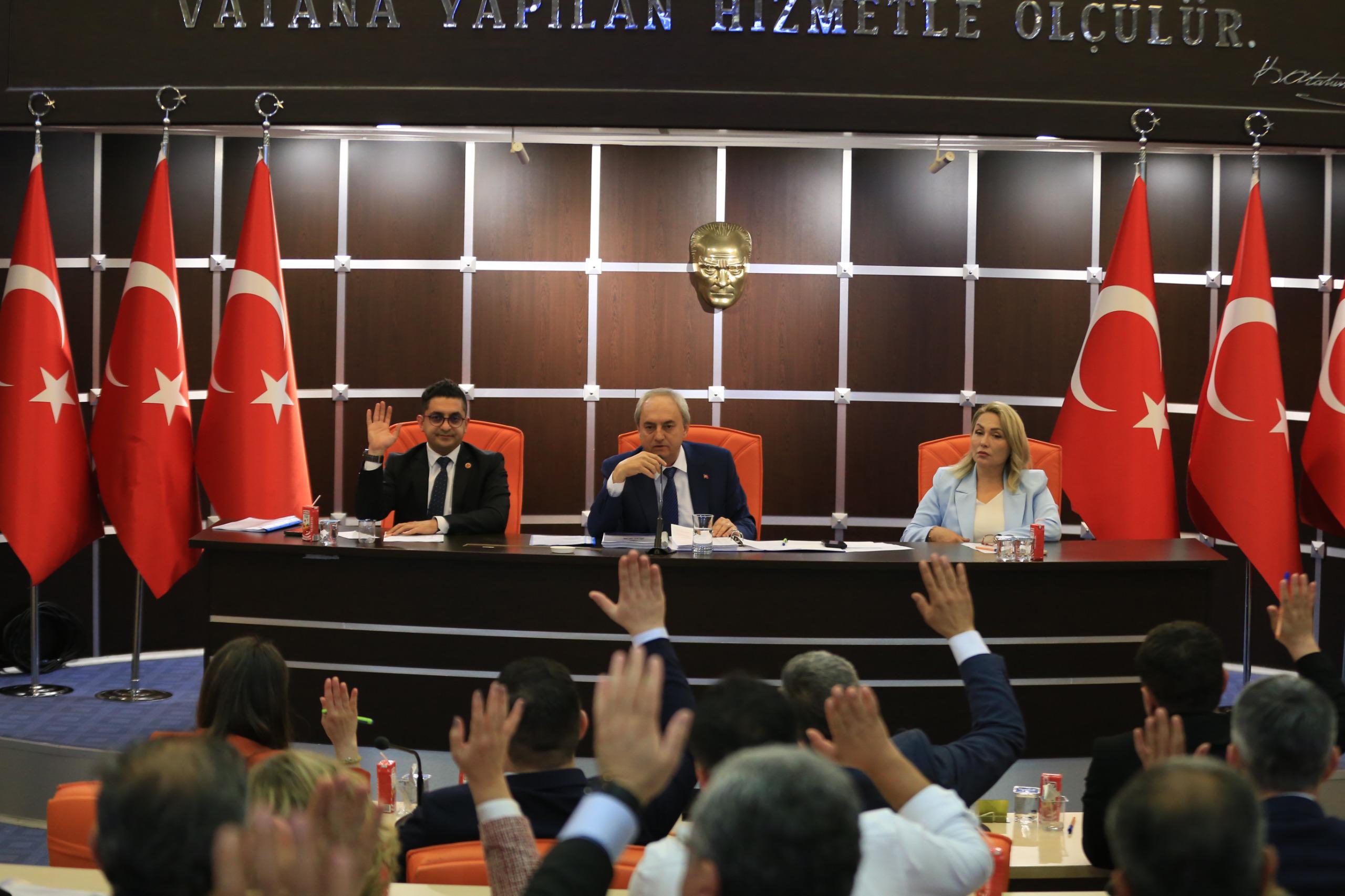 Kepez Meclisinden Edip Akbayram Ve Volkan Konaka Vefa 2