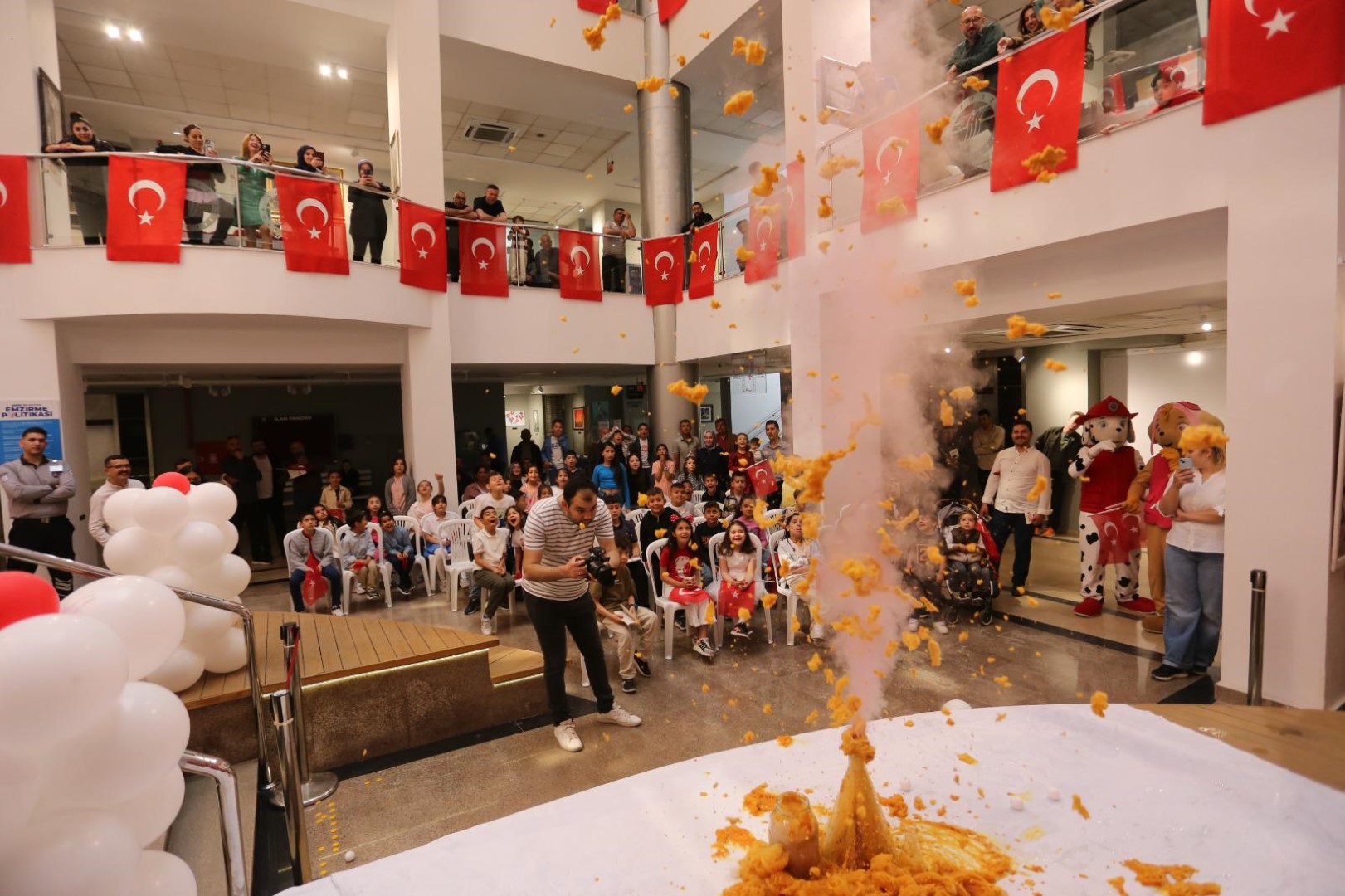 Kepezden 23 Nisana Ozel Turkiyede Bir Ilk! 2 (Large)