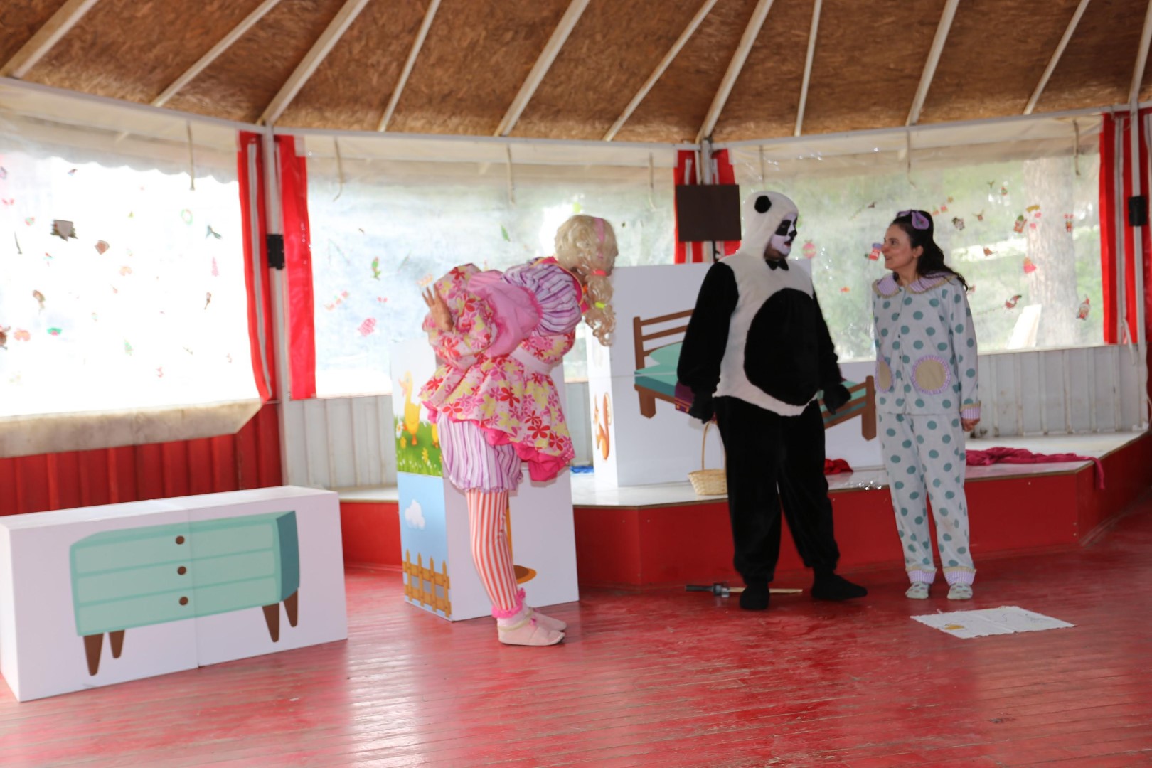 Kepezden 23 Nisanda Sevgi Evine Tiyatro Surprizi 5 (Large)