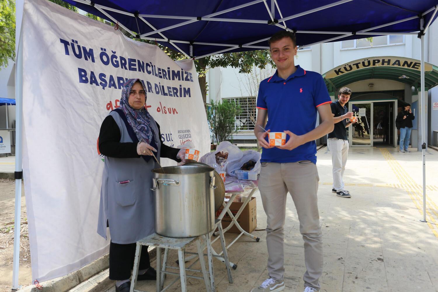 Kepezden Sinav Haftasinda Ogrencilere Sicak Corba 2