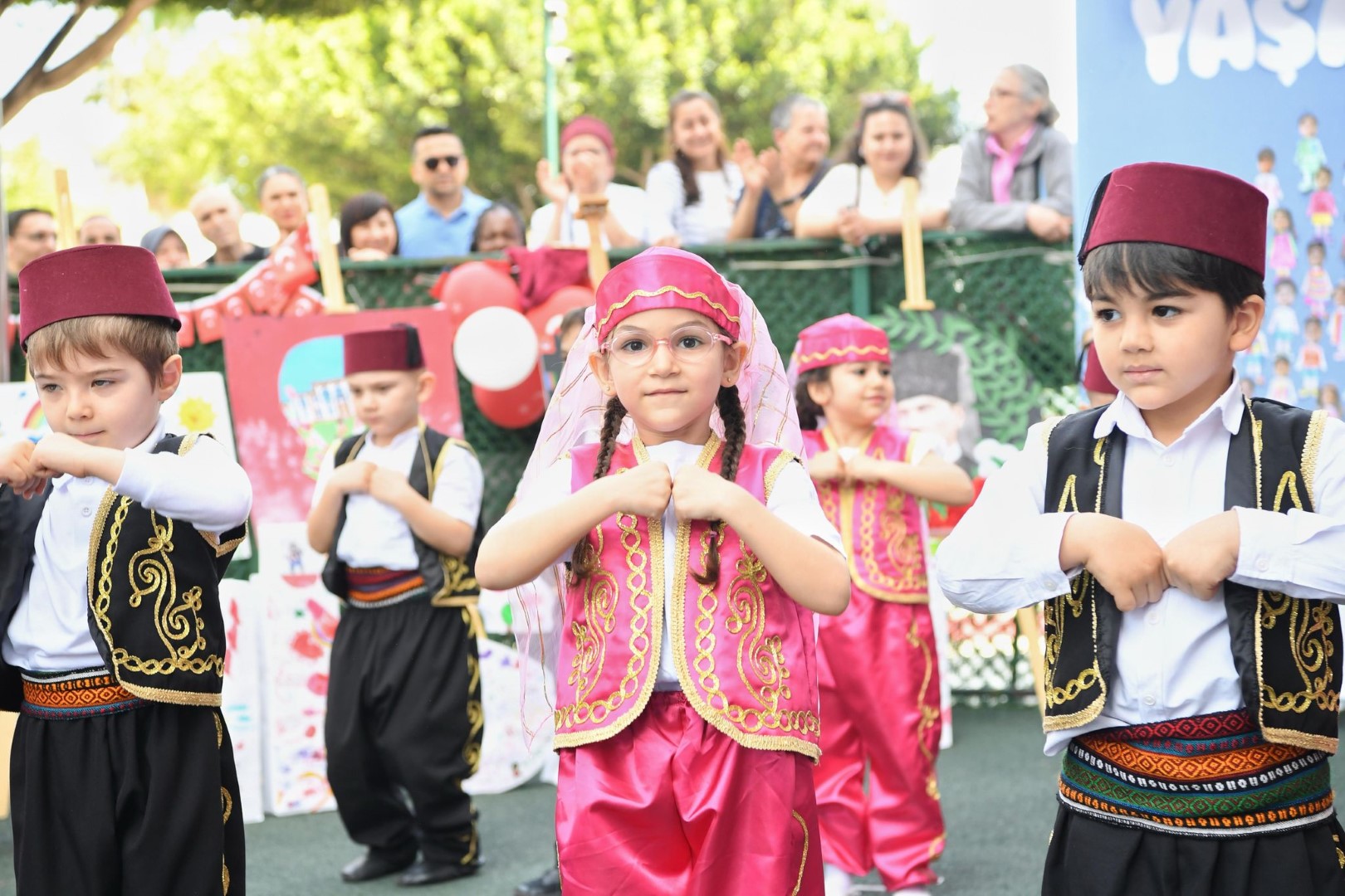 Konyaalti Kreşleri̇’nde 23 Ni̇san Coşkusu(4) (1) (Large)