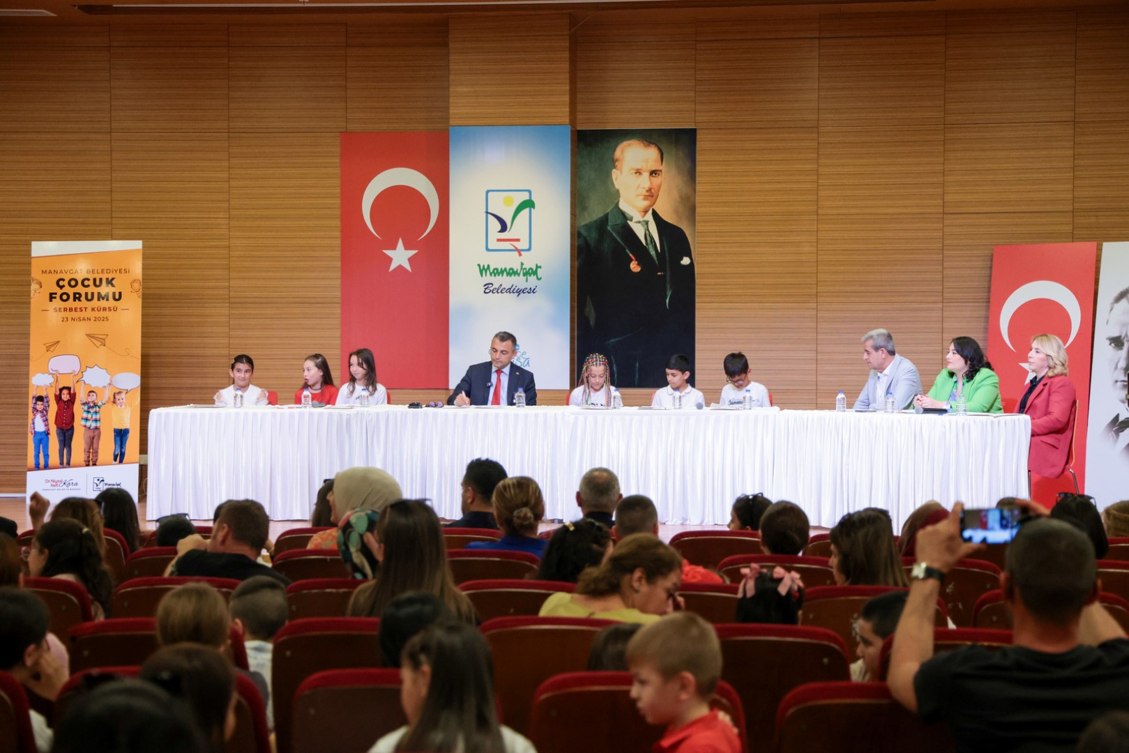 Manavgat’ta Çocuklar Geleceği Konuştu Birinci Manavgat Çocuk Forumu Gerçekleştirildi (3) (Large)