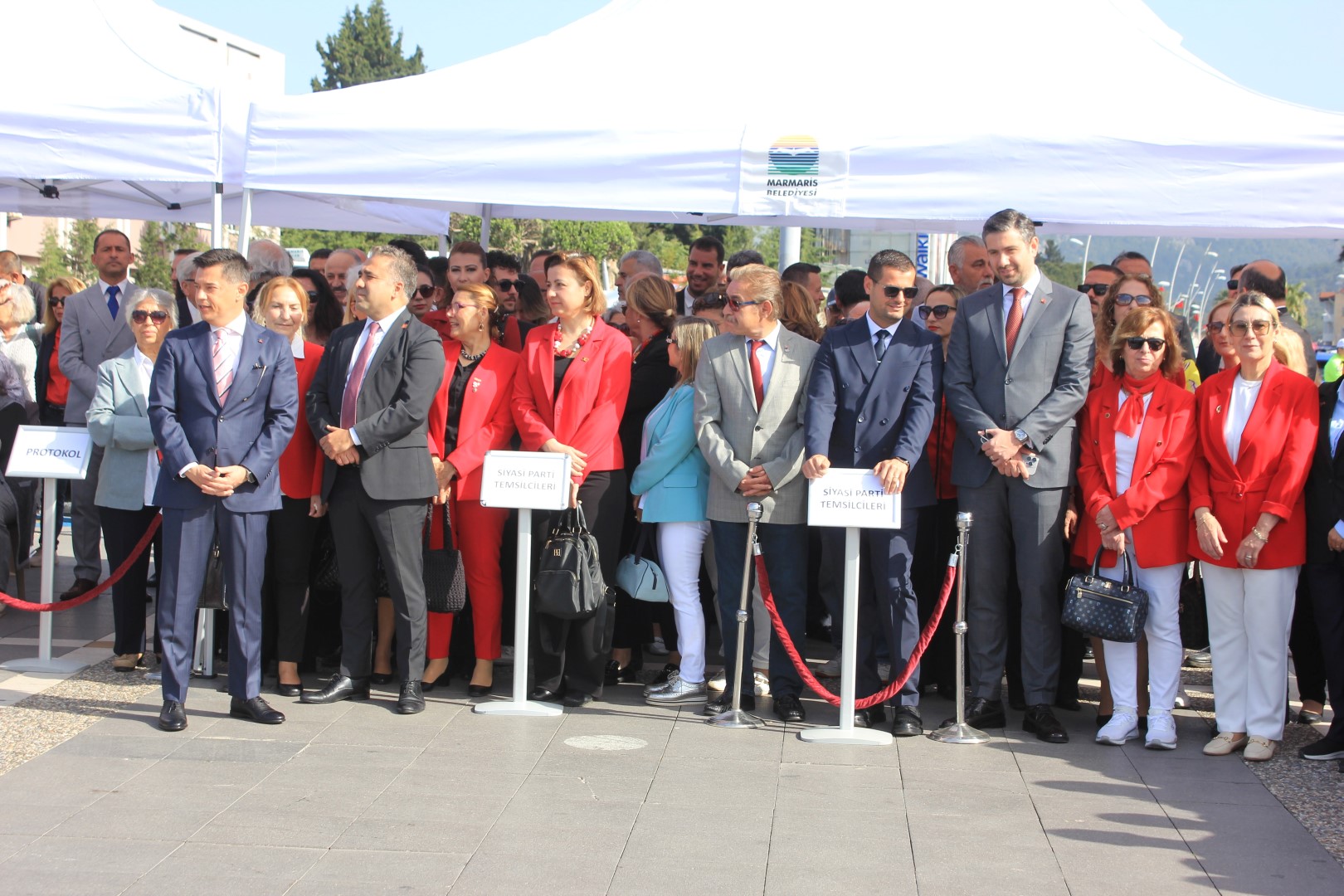 Marmaris’te 23 Nisan Coşkusu Çelenk Sunma Töreniyle Başladı (3) (Large)