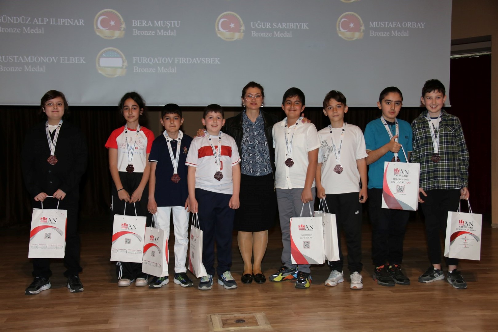 Matematikte Sınır Tanımayanlar Akdeniz Üniversitesi’nde Ödüllerini Aldı (1) (Large)