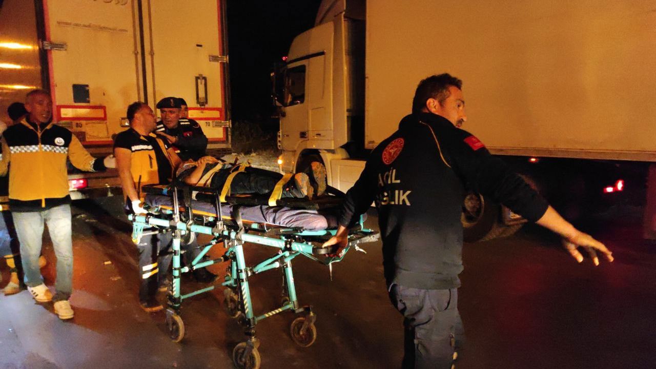 Mersinde Tir Ve Panelvan Arac Carpisti (2)