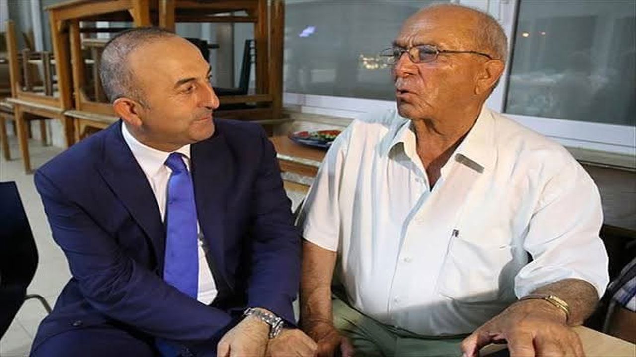Mevlut Cavusoglu Babasini Kaybetti (1)