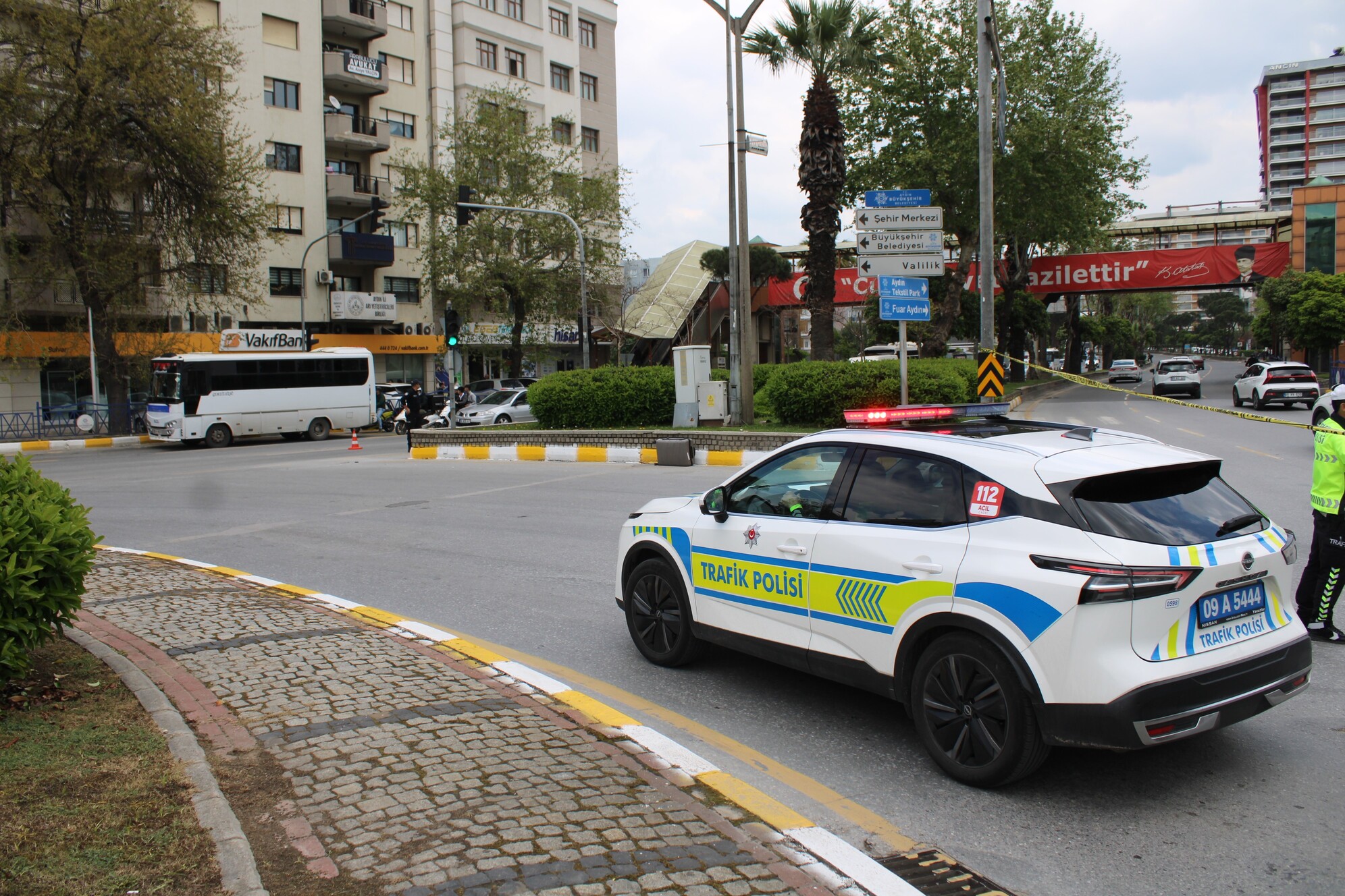 Minibüsten Düşen Valiz, Ekipleri Harekete Geçirdi (1)