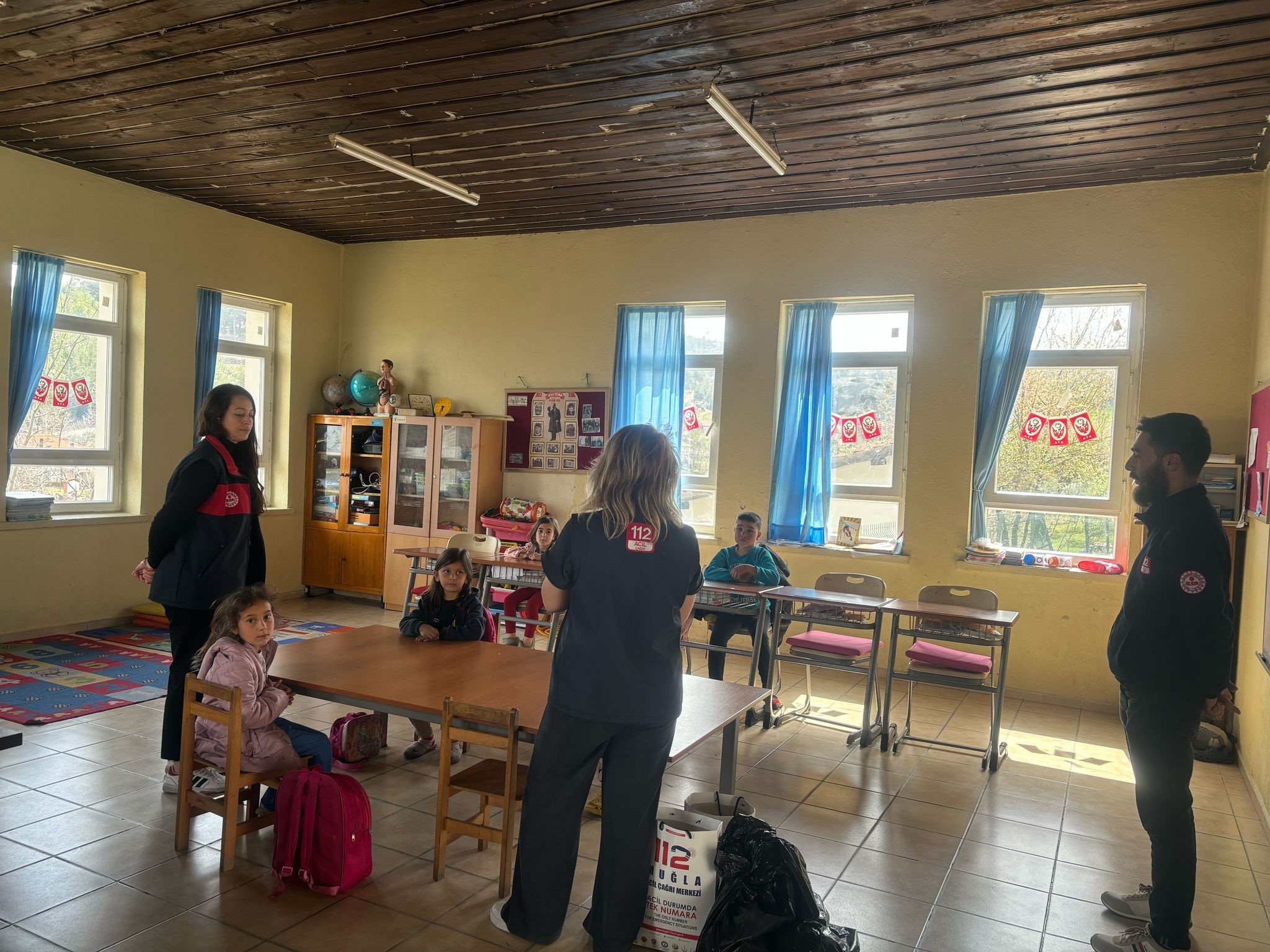 Muğla 112 Acil Çağrı Merkezi, Günlüce'de Geleceğin Bilinçli Bireyleriyle Buluştu (1)