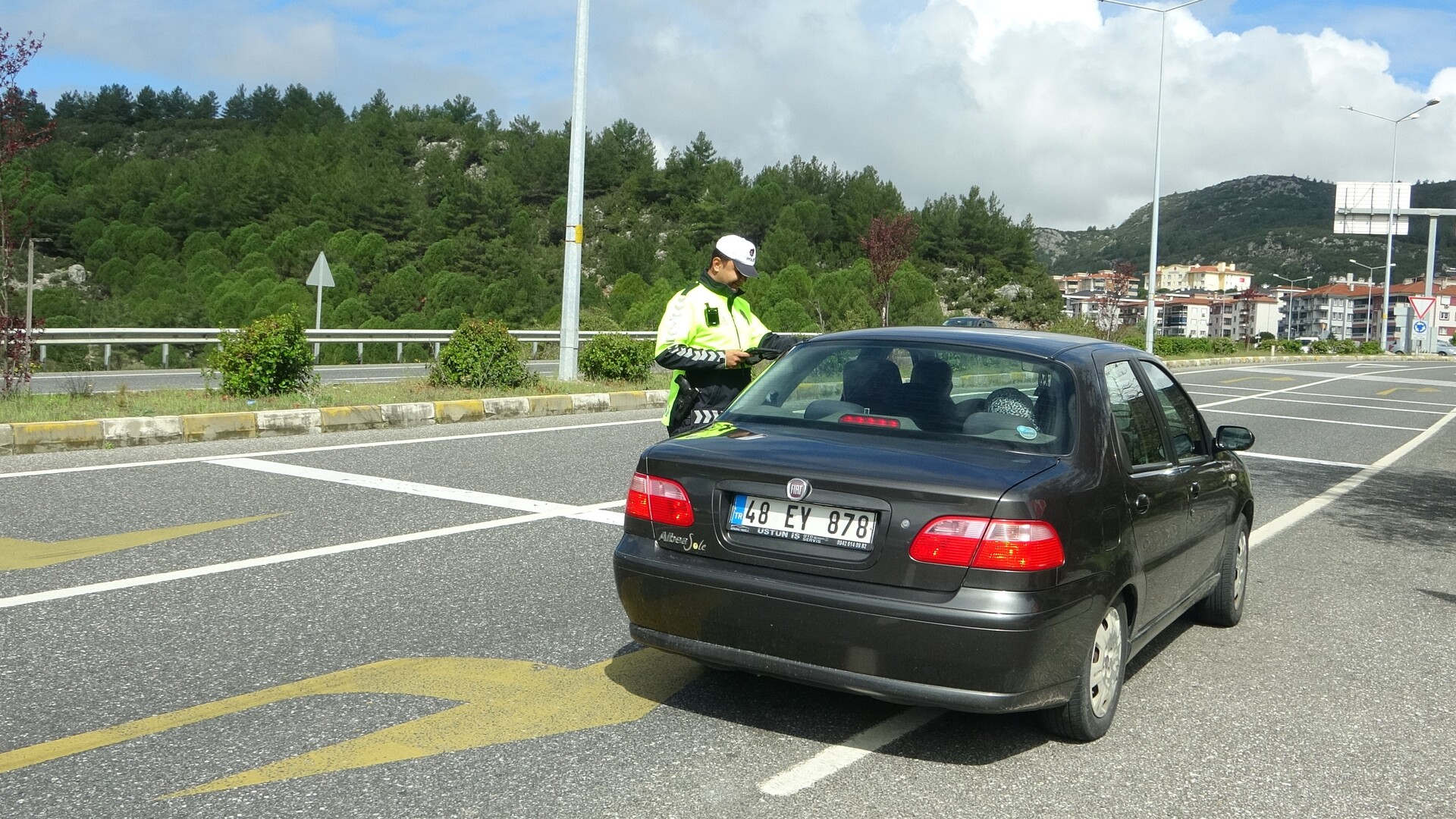 Muğla'da Ramazan Bayramı Trafik Denetimlerinde 2 Bin 656 Sürücüye Işlem Yapıldı (3)