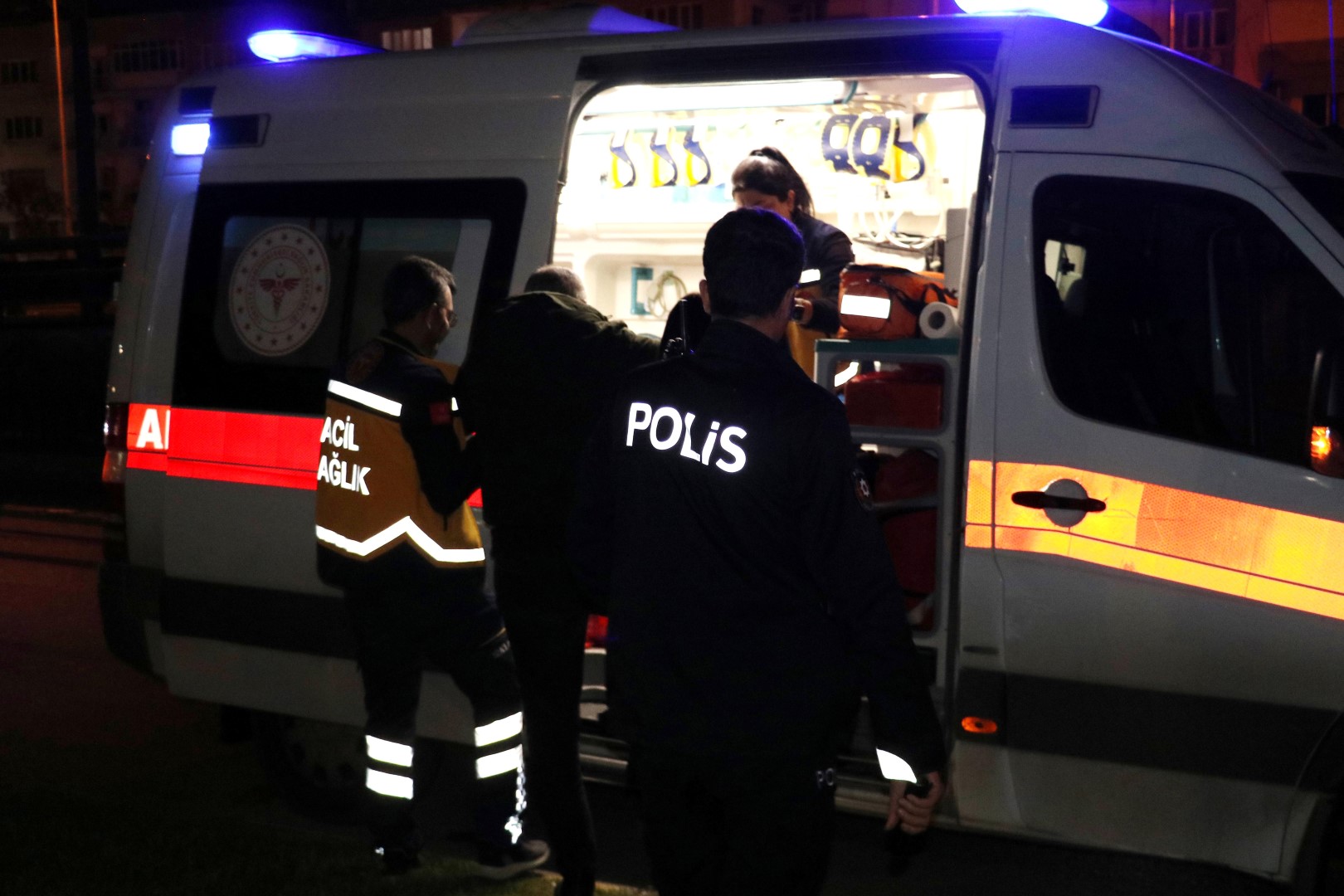 Parkta Tartistigi Kisi Darbetti (1)