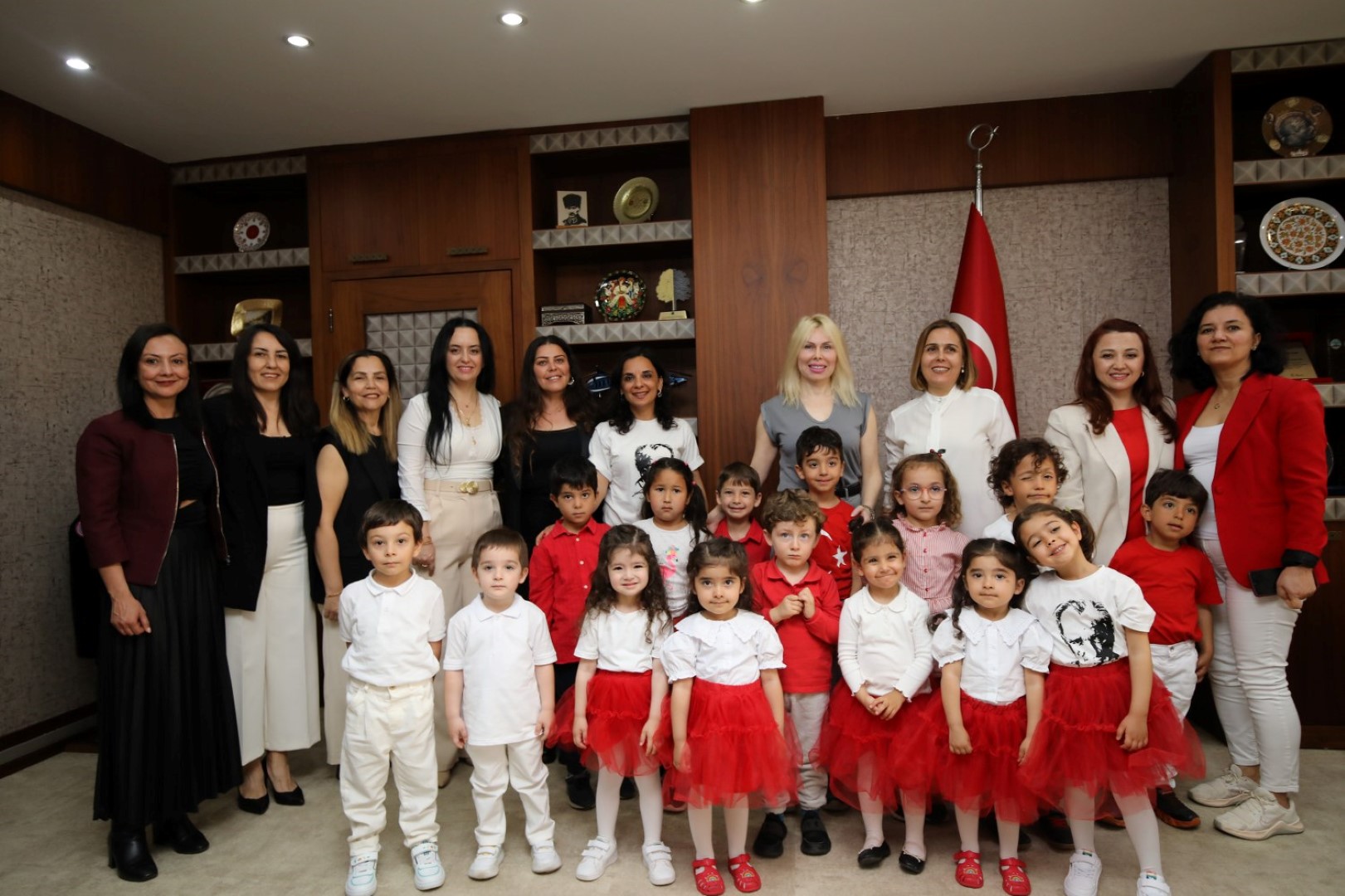 Rektör Özkan 23 Nisan’da Koltuğunu Çocuklara Devretti (3) (Large)