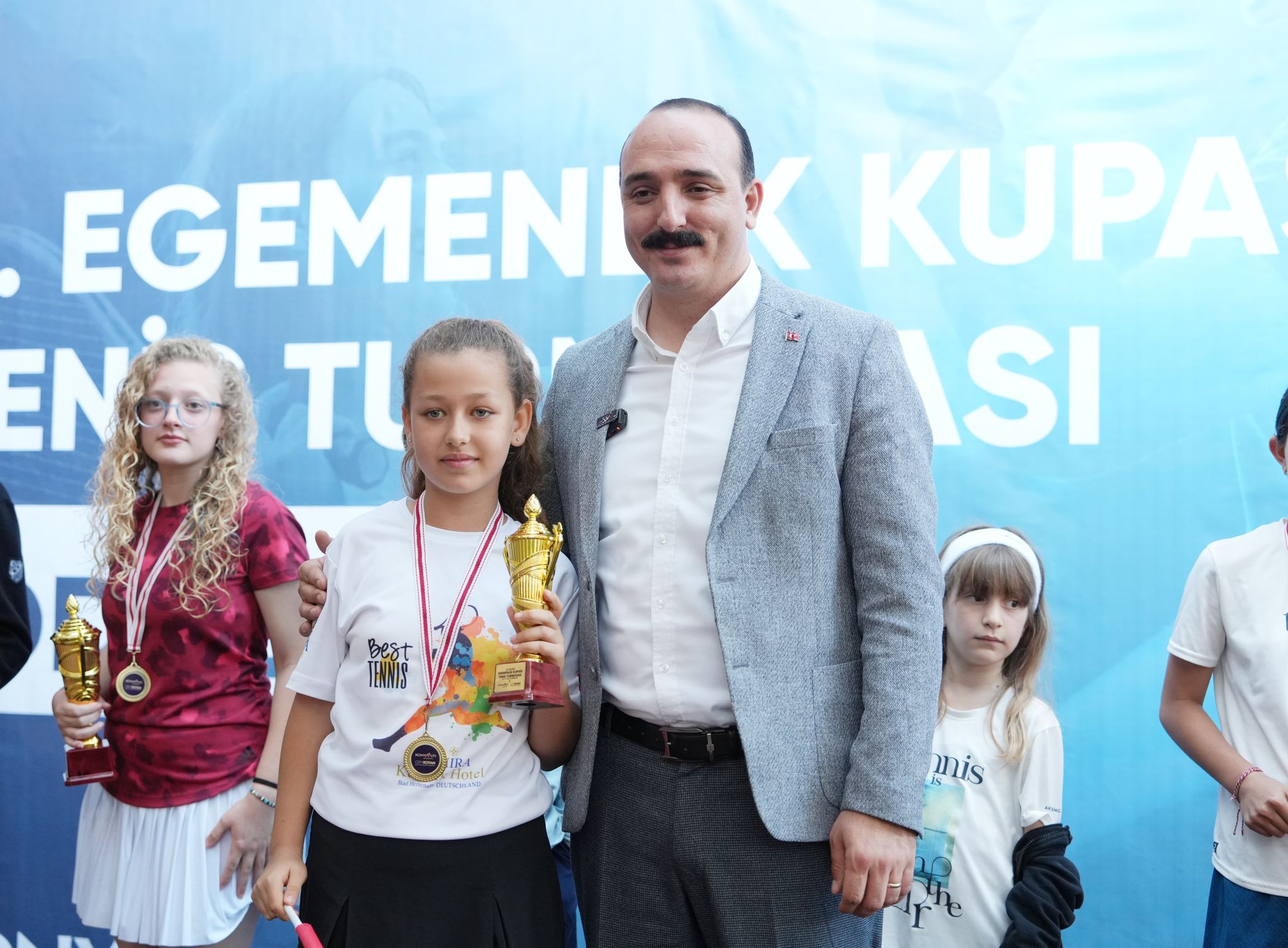 Şampi̇yon Çocuklarin Ödülleri̇ Başkan Kotan'dan (2)