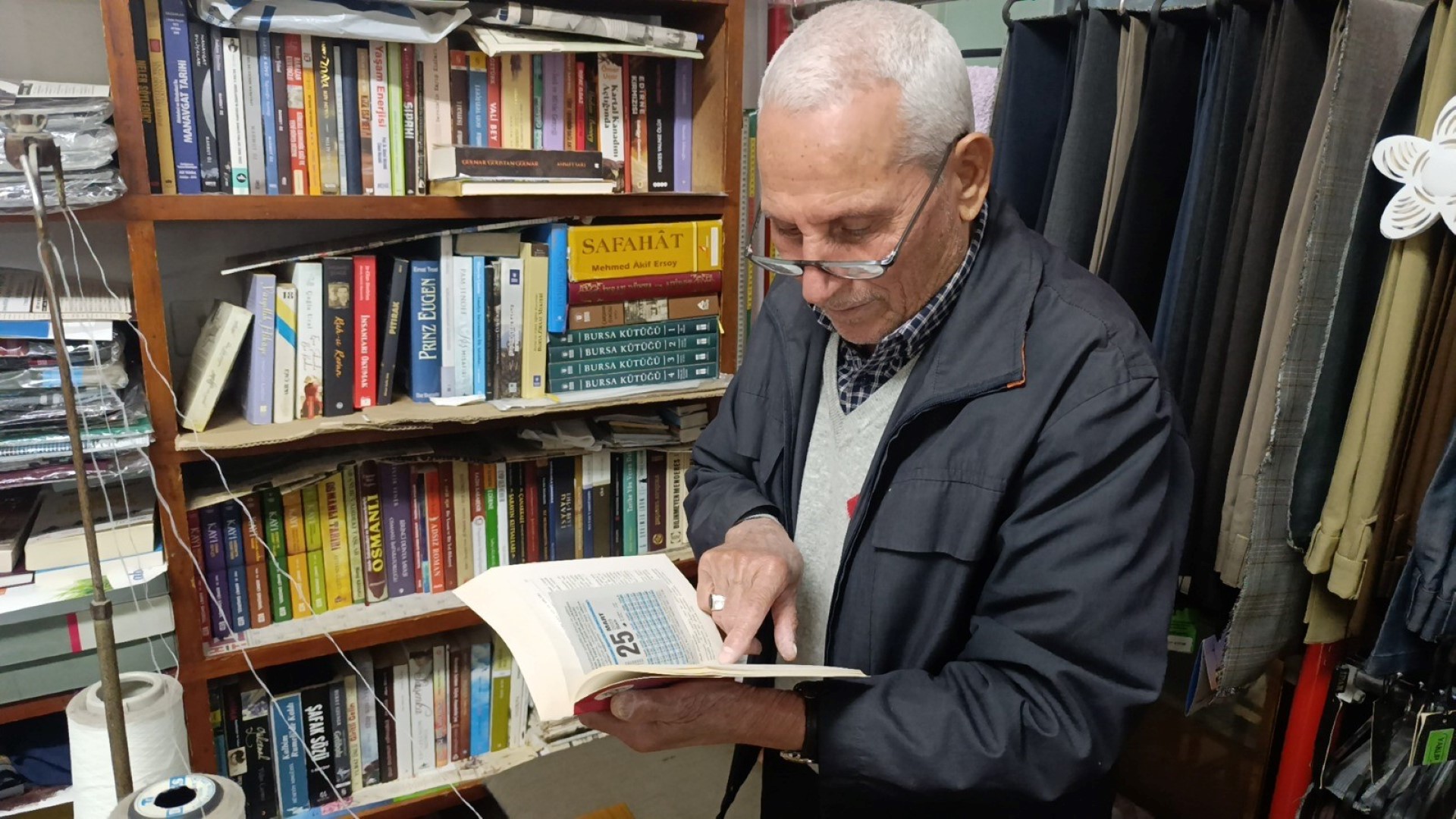 Terzihaneden Kütüphaneye Uzanan 69 Yıllık Ustadan Duygulandıran Konuşma (2) (Large)