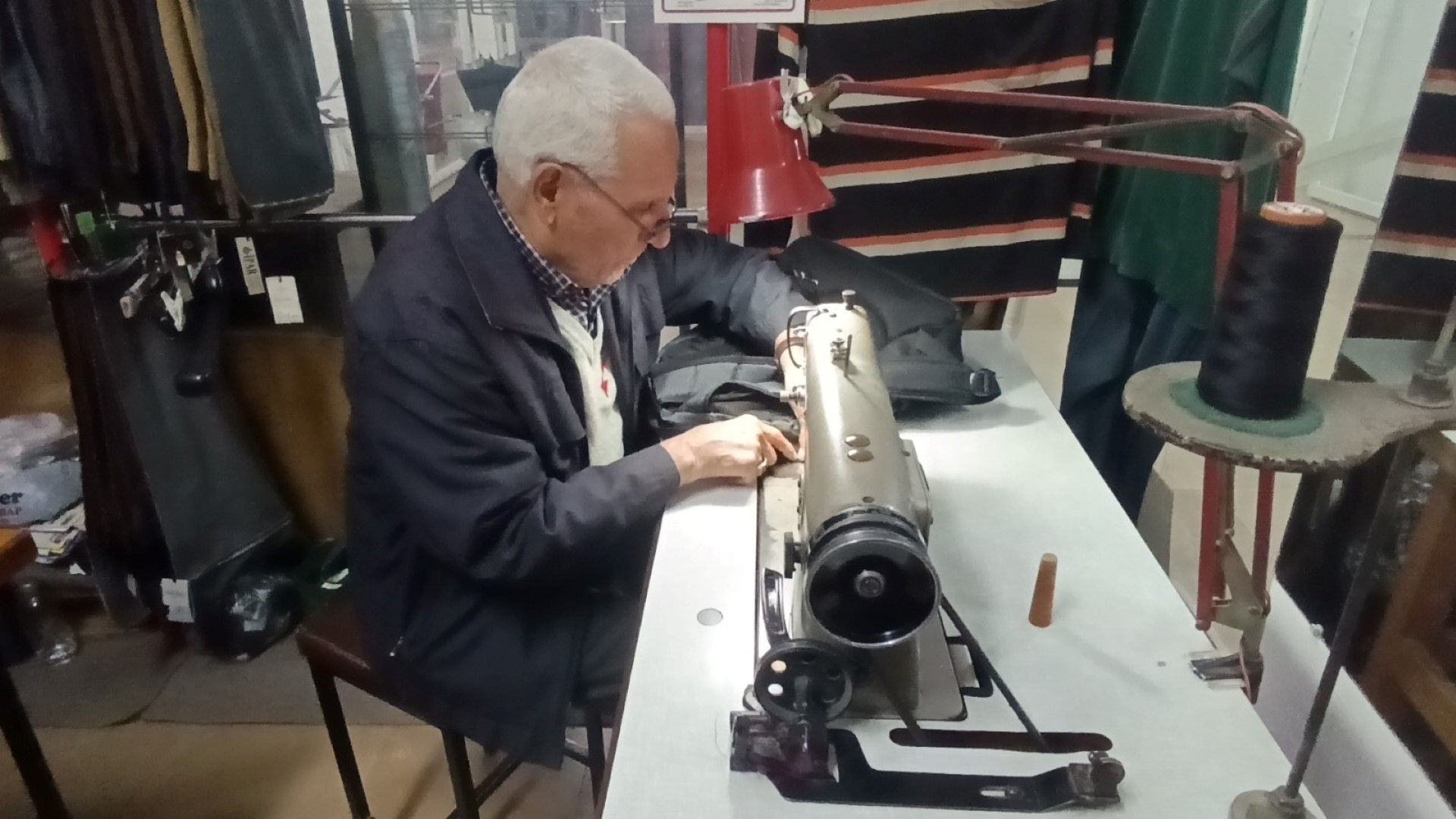 Terzihaneden Kütüphaneye Uzanan 69 Yıllık Ustadan Duygulandıran Konuşma (3) (Large)