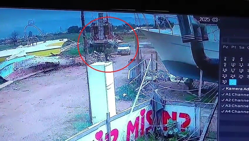 Tur Teknesinin Pervanesini Spiral Makinesiyle Keserek Çaldı (1)