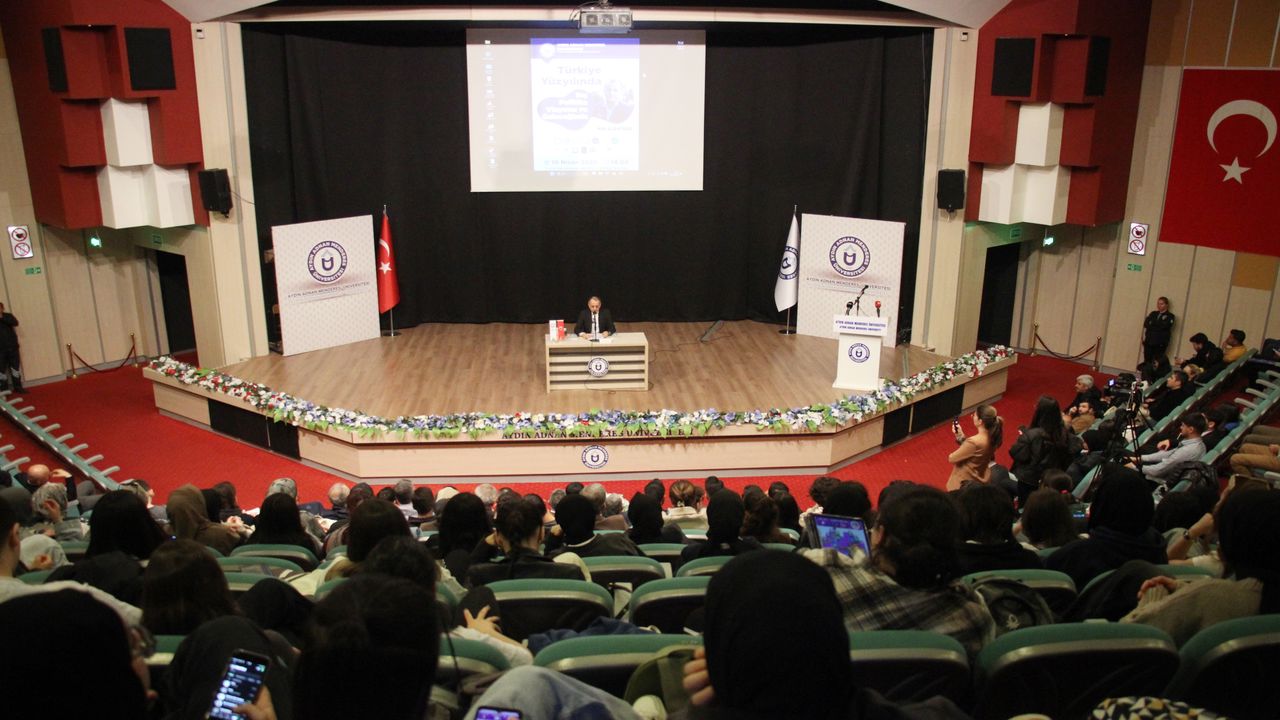 Turkiye Yuzyilinda Dis Politika Vizyonu Ve Gelecegimiz Konferansi (2)