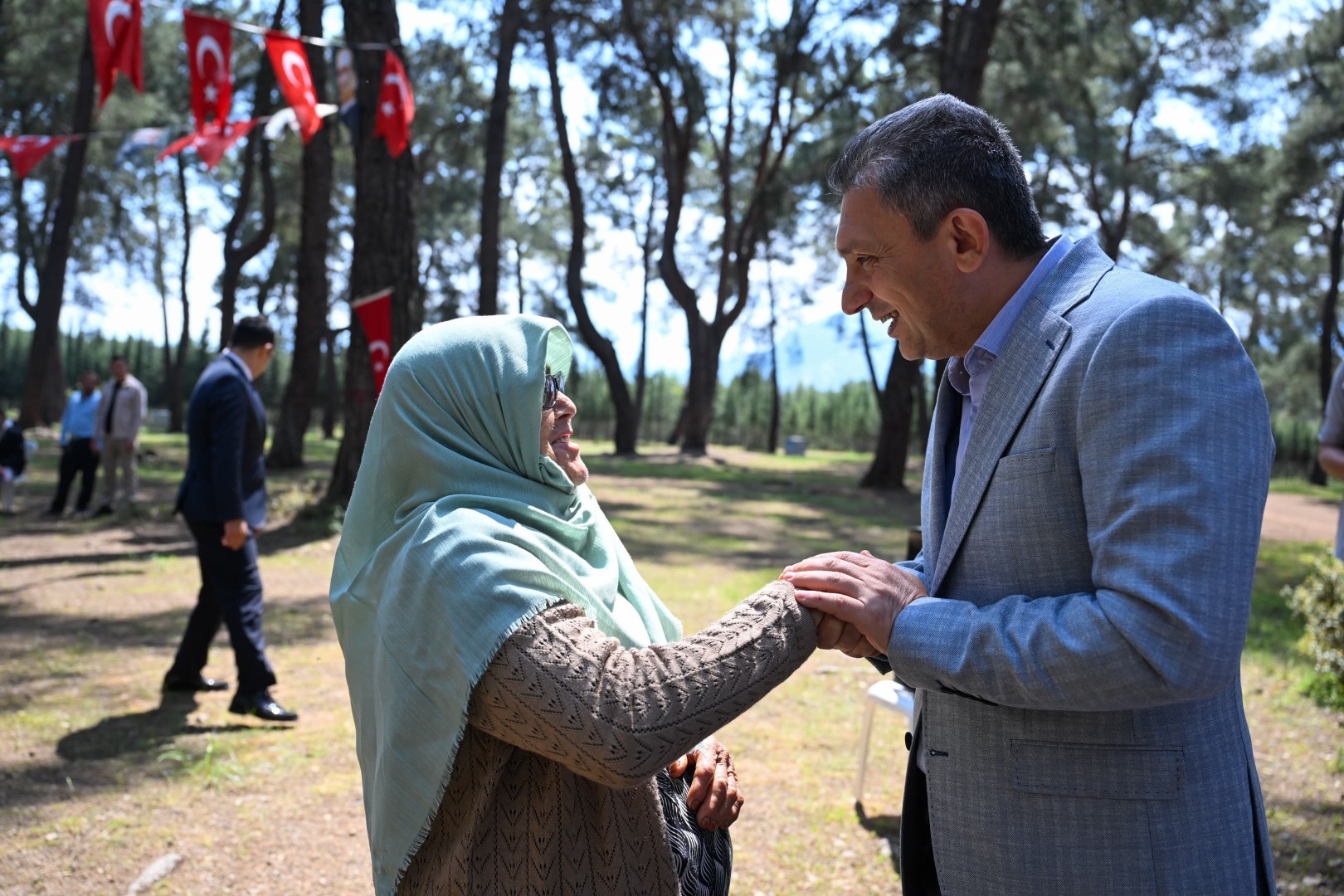 Validen Şehit Ailelerine Ziyaret (2)