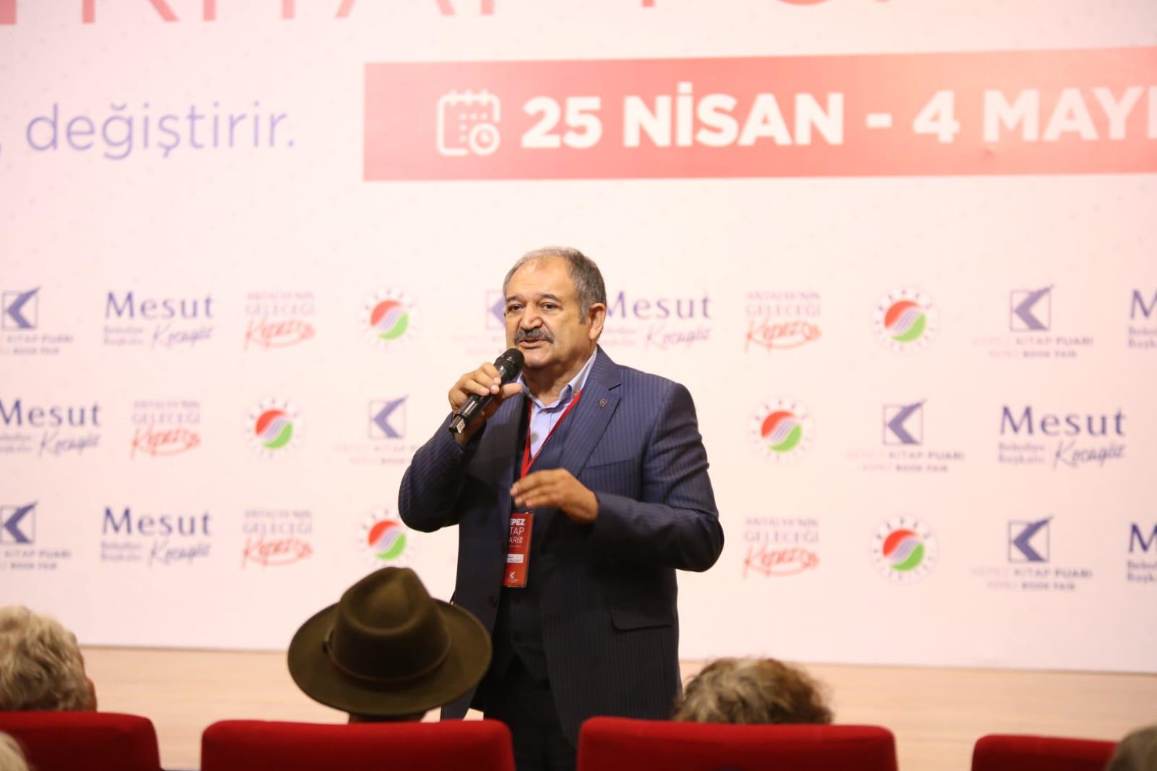 Yazar Arslan Kepez Kitap Fuari, Herkesi Mesut Etti 4 (Large)